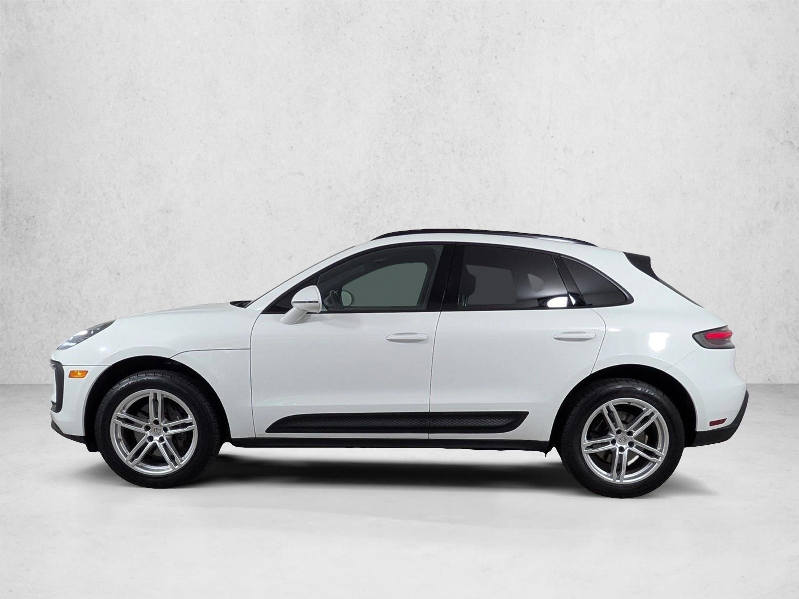 Thumbnail: 2022 Porsche Macan - 2