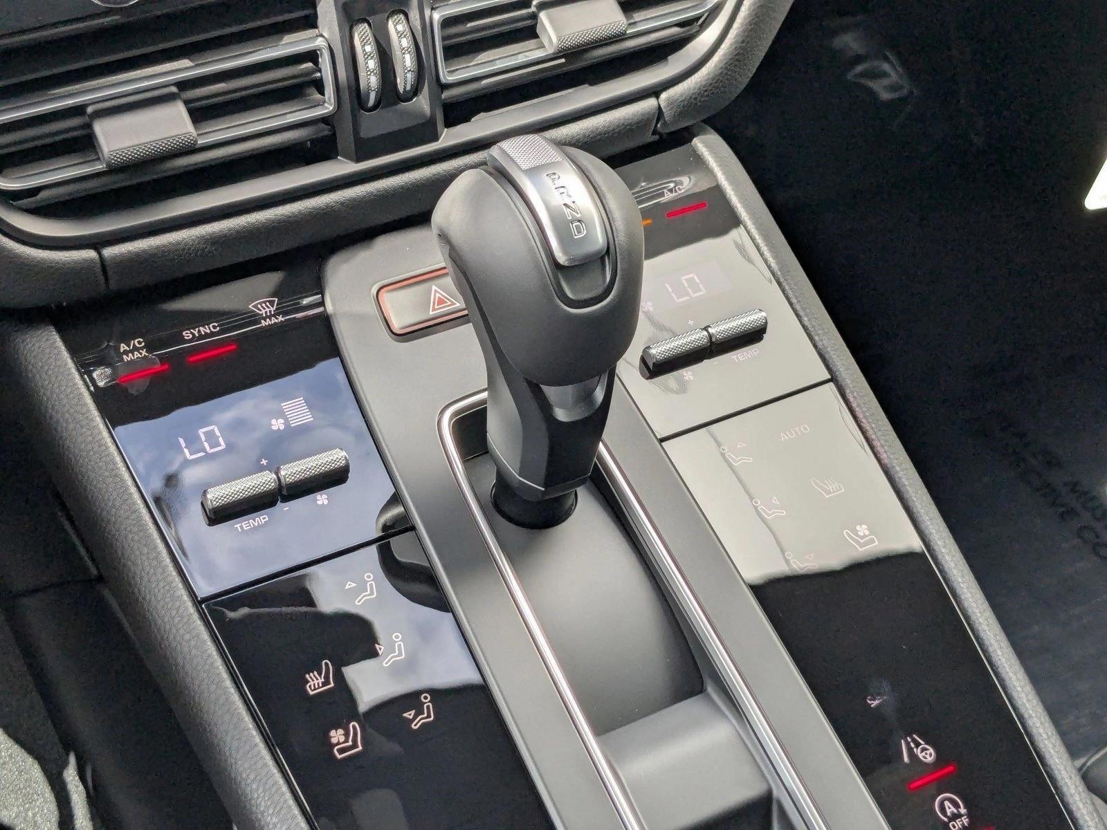 2025 Porsche Macan S - Photo 21