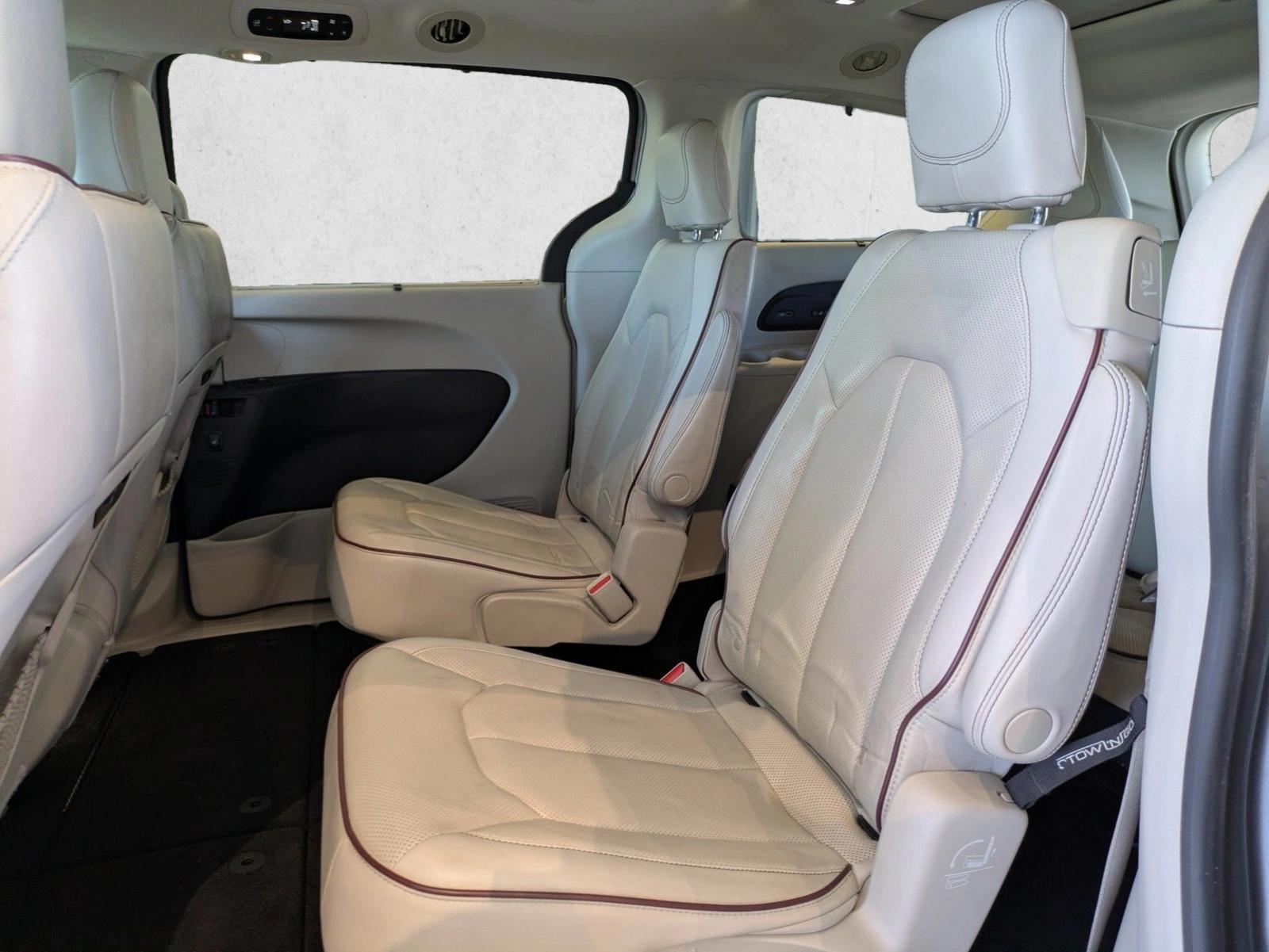 2019 Chrysler Pacifica Limited - Photo 18