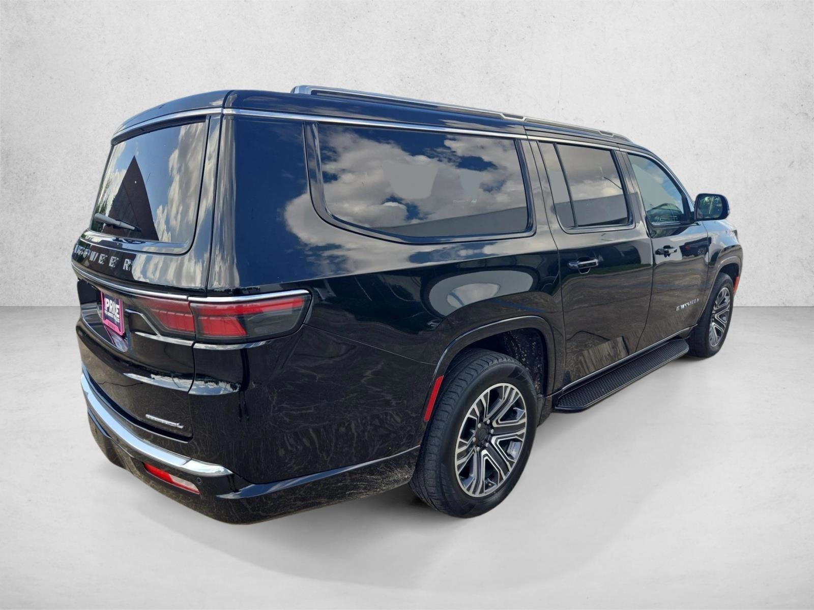 2023 Jeep Wagoneer L Series II - Photo 5
