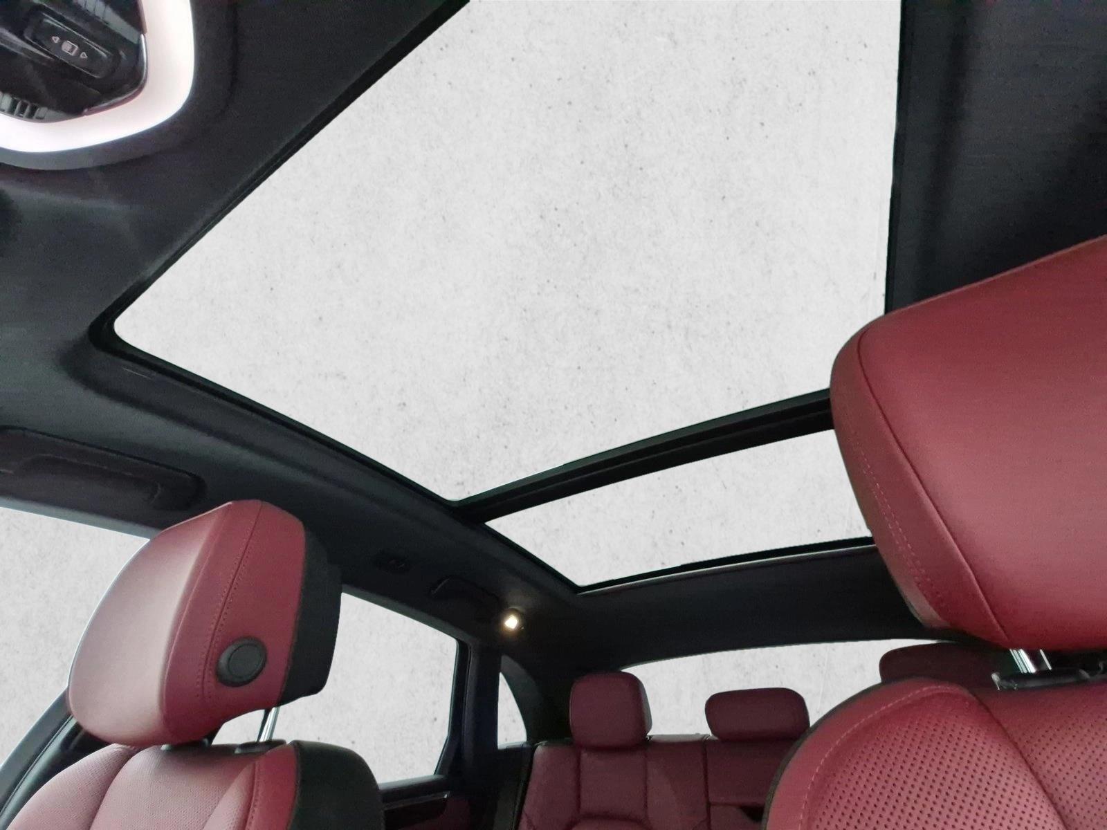 2026 Porsche Macan T - Photo 21