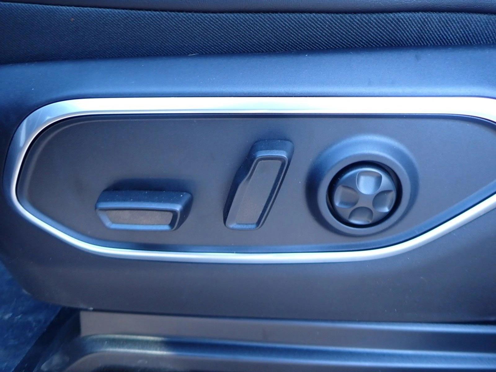 Thumbnail: 2026 Jeep Grand Wagoneer - 4