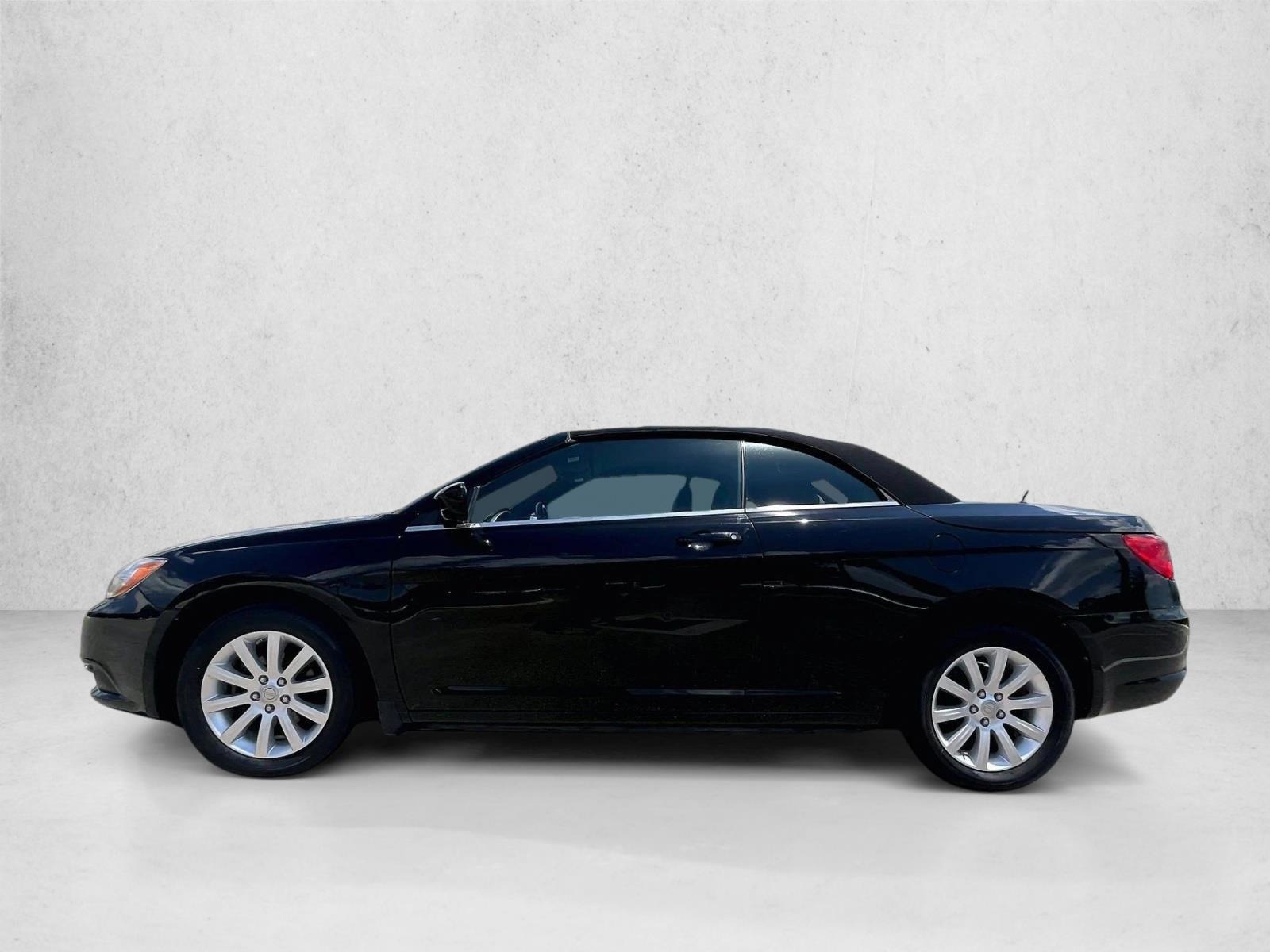 Thumbnail: 2011 Chrysler 200 - 2