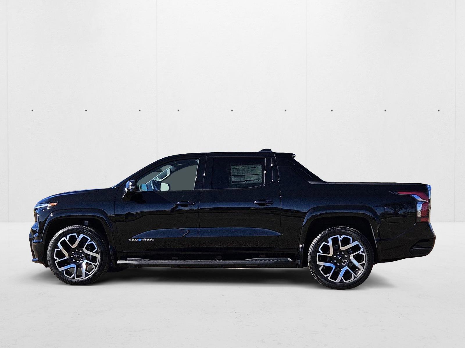 Thumbnail: 2024 Chevrolet Silverado EV - 2