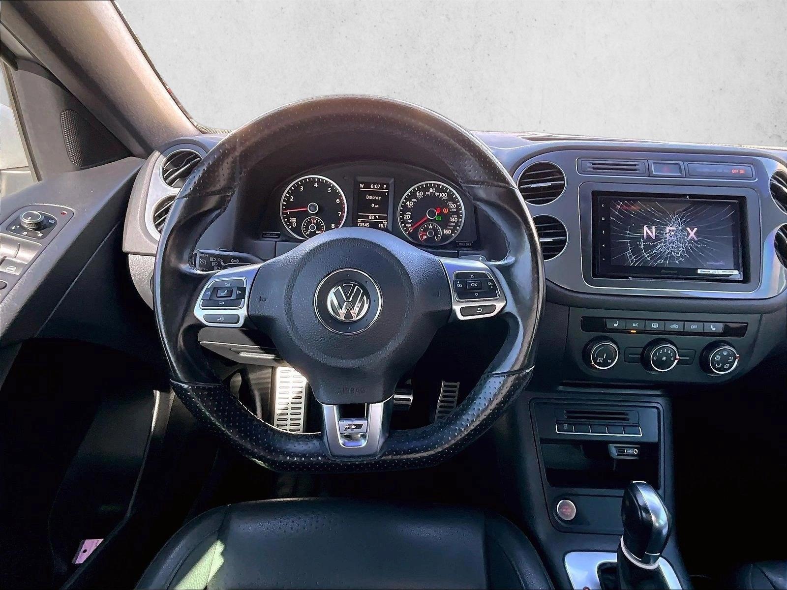 Thumbnail: 2016 Volkswagen Tiguan - 3
