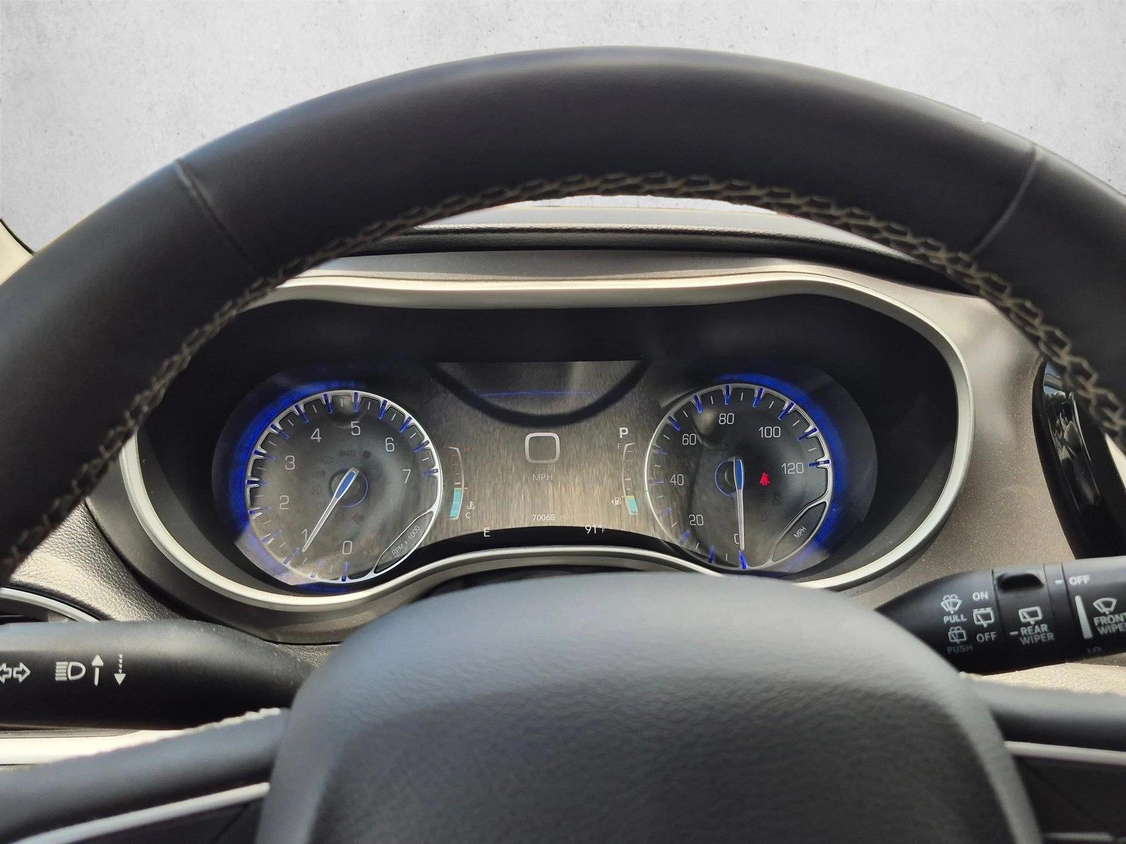 2024 Chrysler Pacifica Touring L - Photo 9