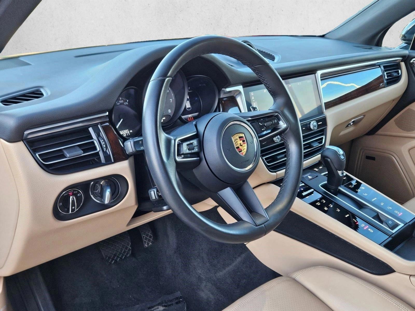 Thumbnail: 2023 Porsche Macan - 3