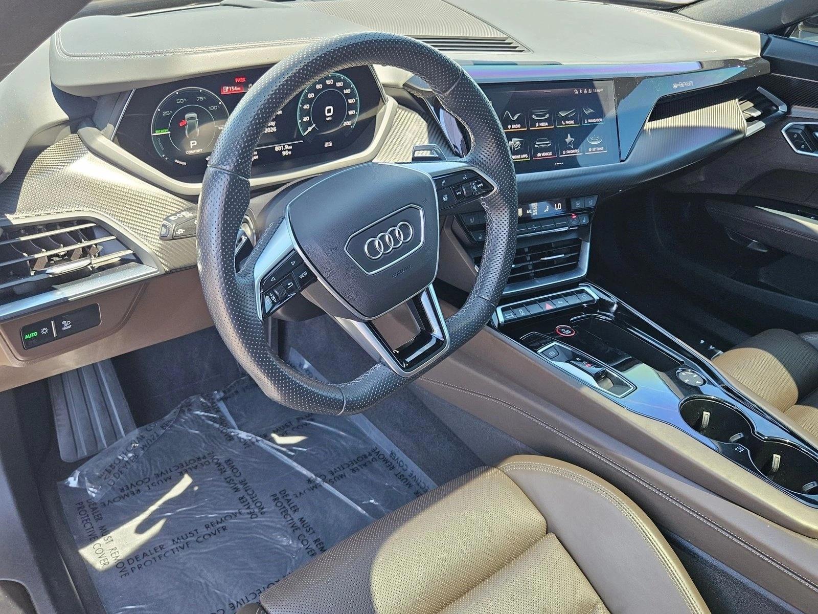 Thumbnail: 2023 Audi e-tron - 3