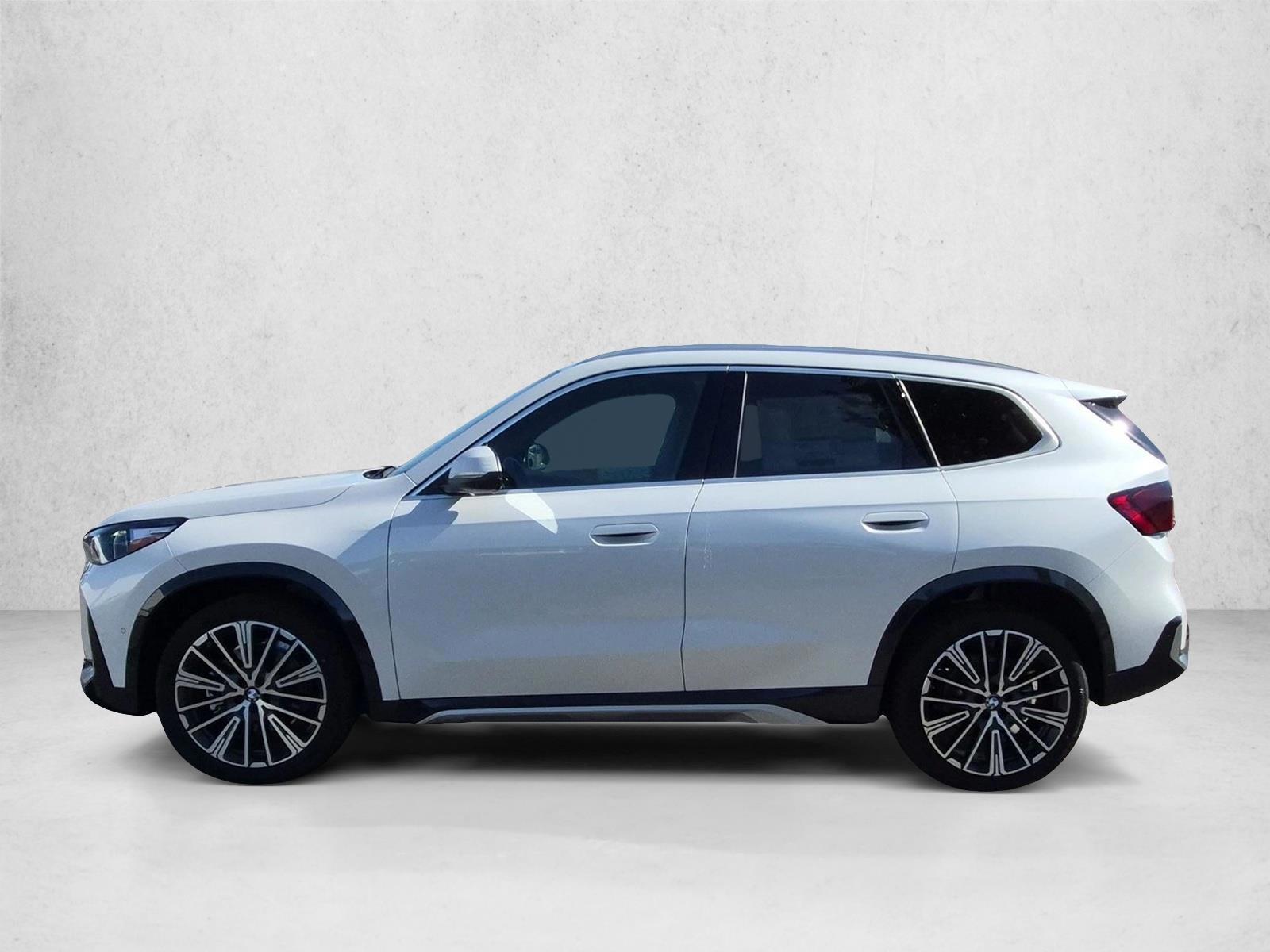 Thumbnail: 2027 BMW X1 - 2