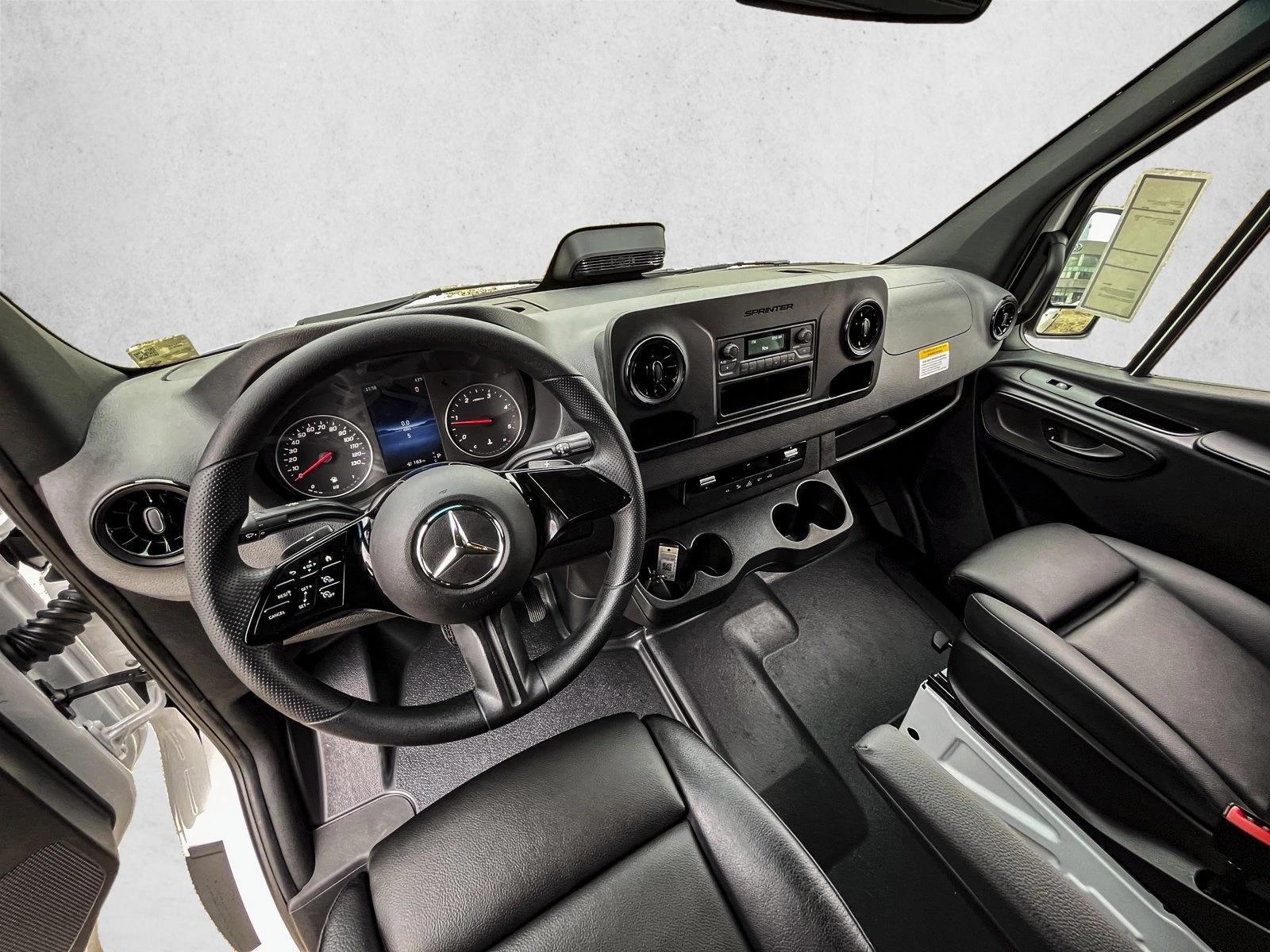 Thumbnail: 2026 Mercedes-Benz Sprinter - 3