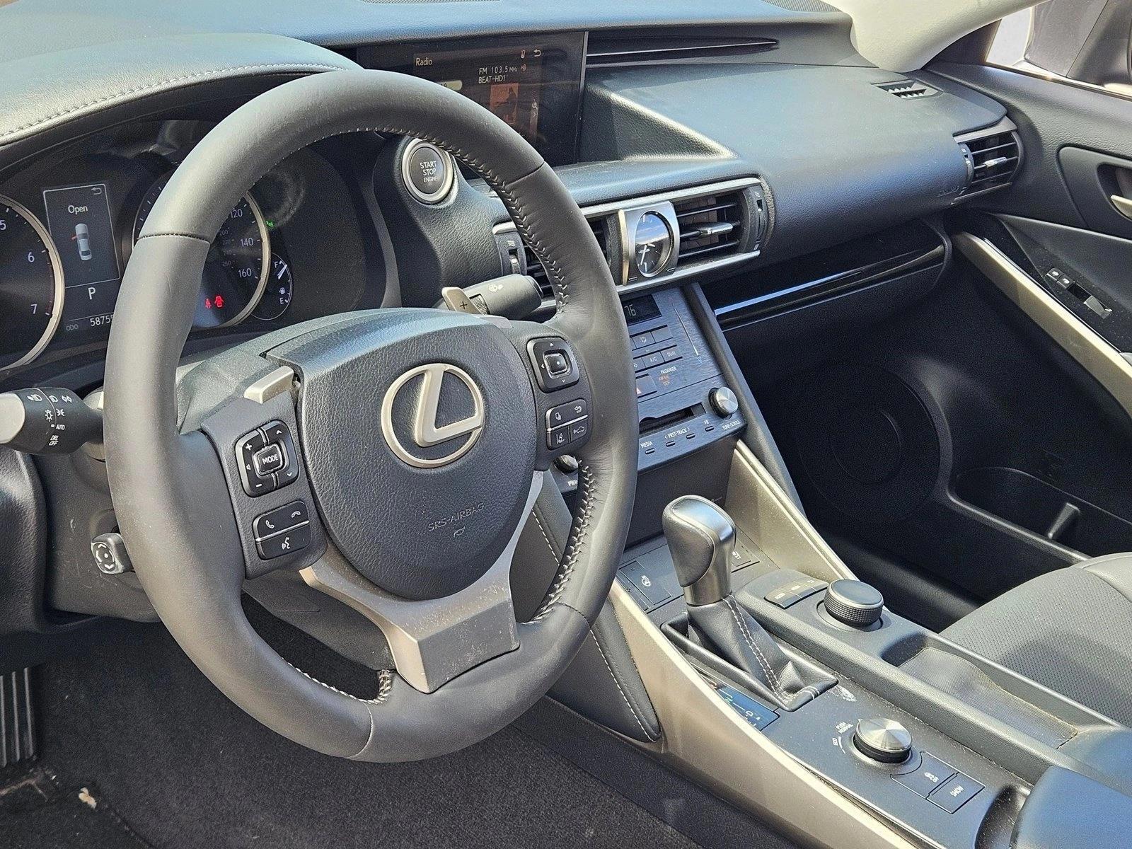 Thumbnail: 2019 Lexus IS - 3