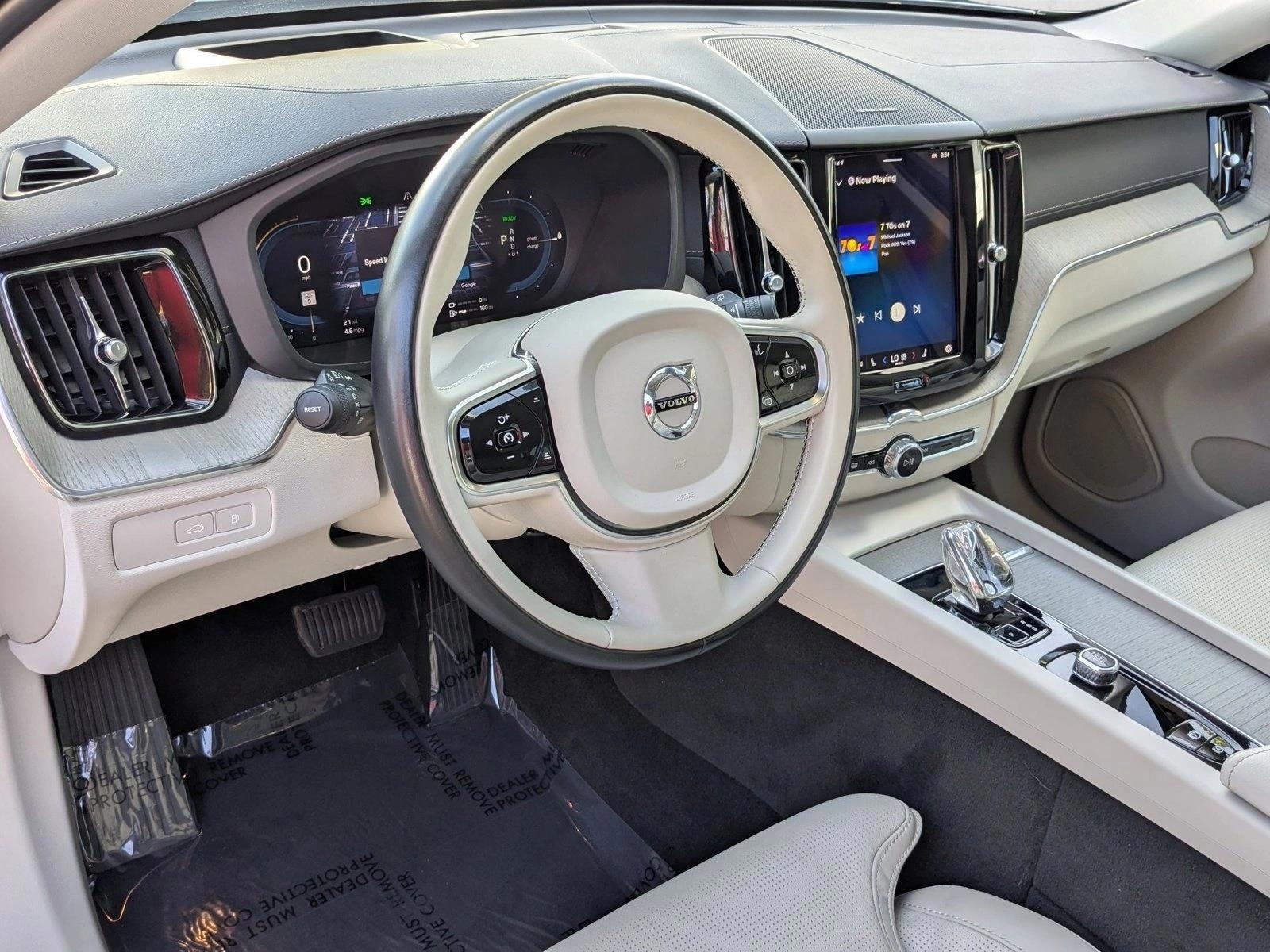 Thumbnail: 2023 Volvo XC60 - 3