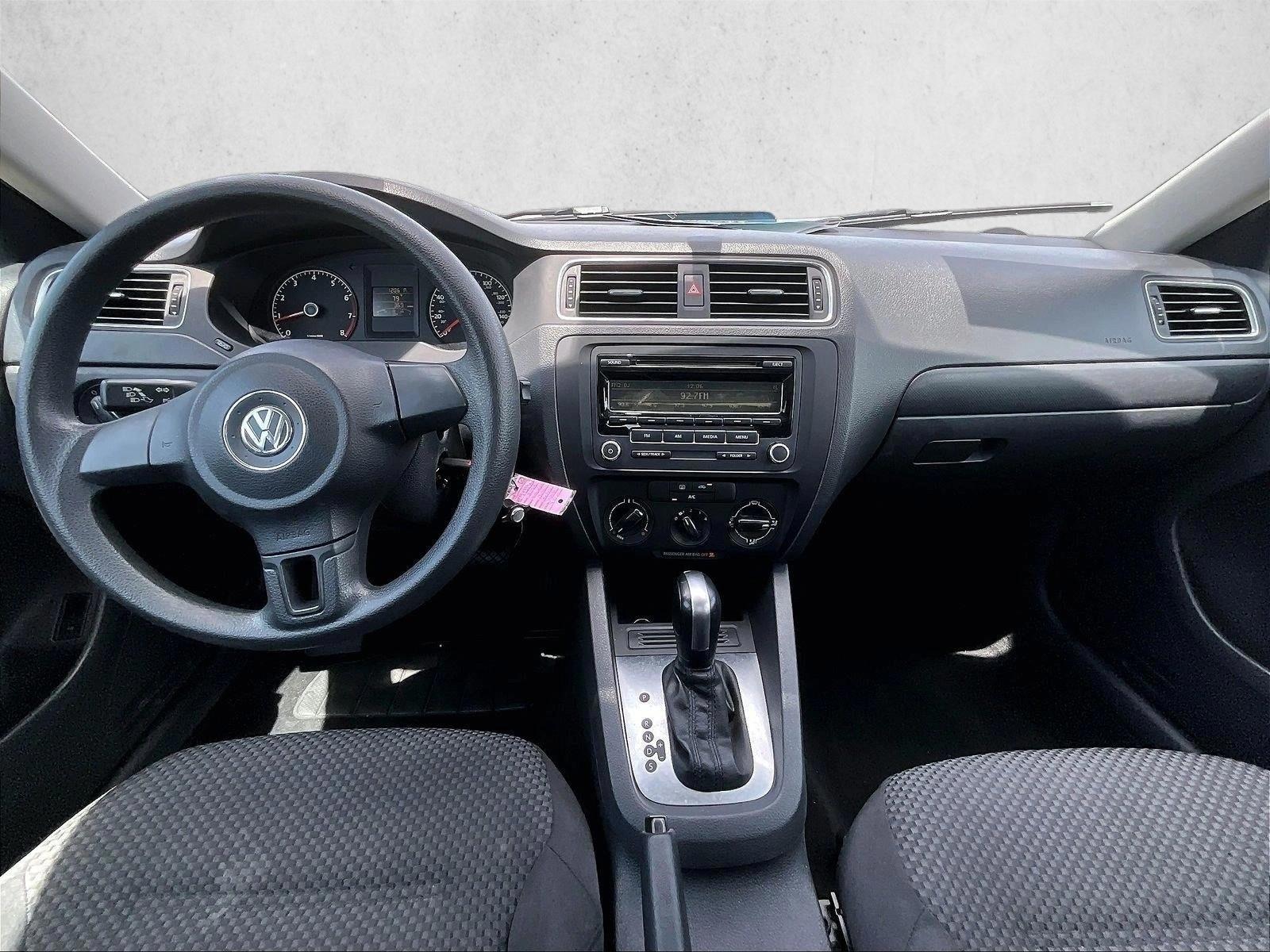 Thumbnail: 2014 Volkswagen Jetta - 3