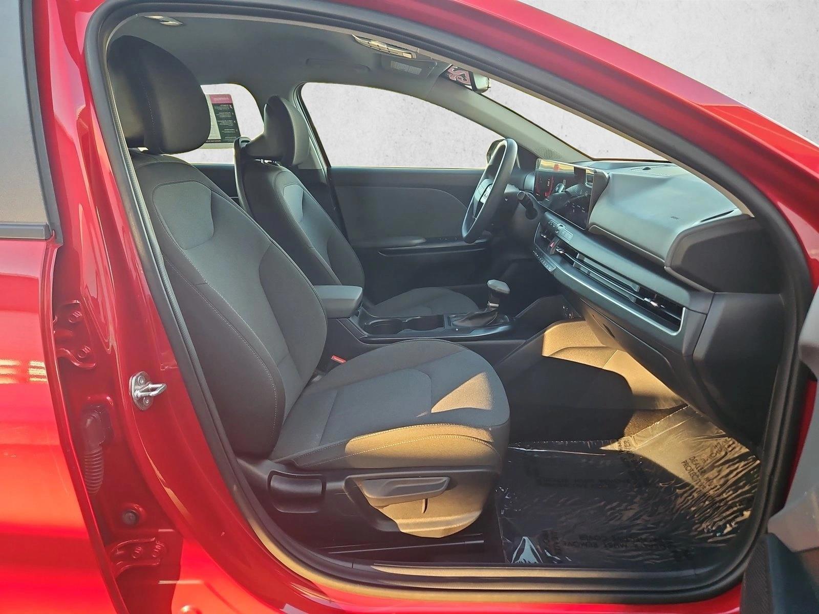 2025 Kia K4 LXS - Photo 21
