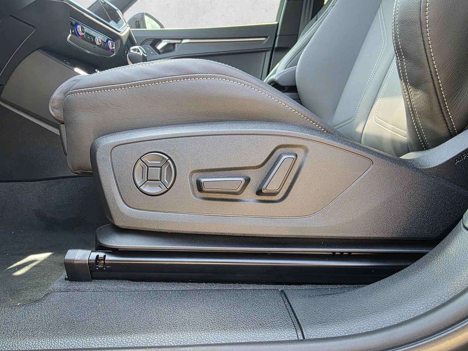 Thumbnail: 2025 Audi Q3 - 4
