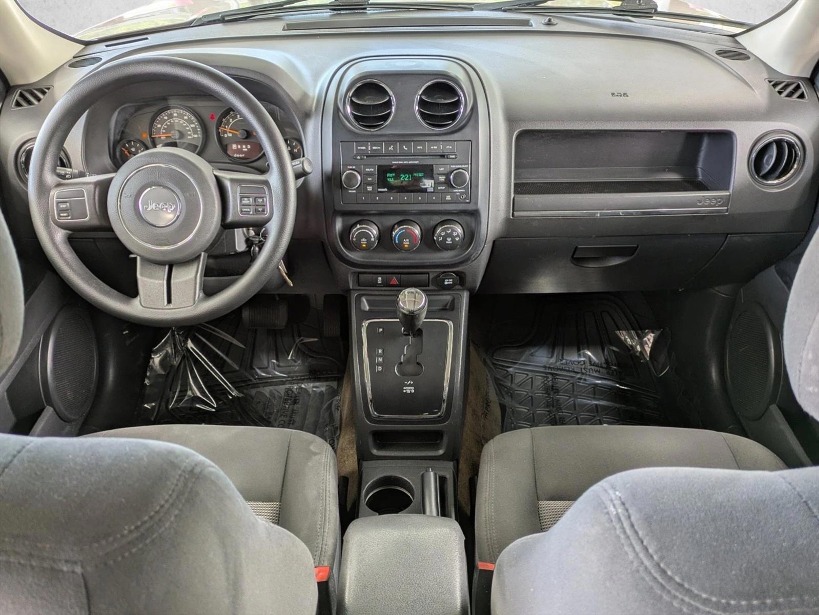 Thumbnail: 2016 Jeep Patriot - 3