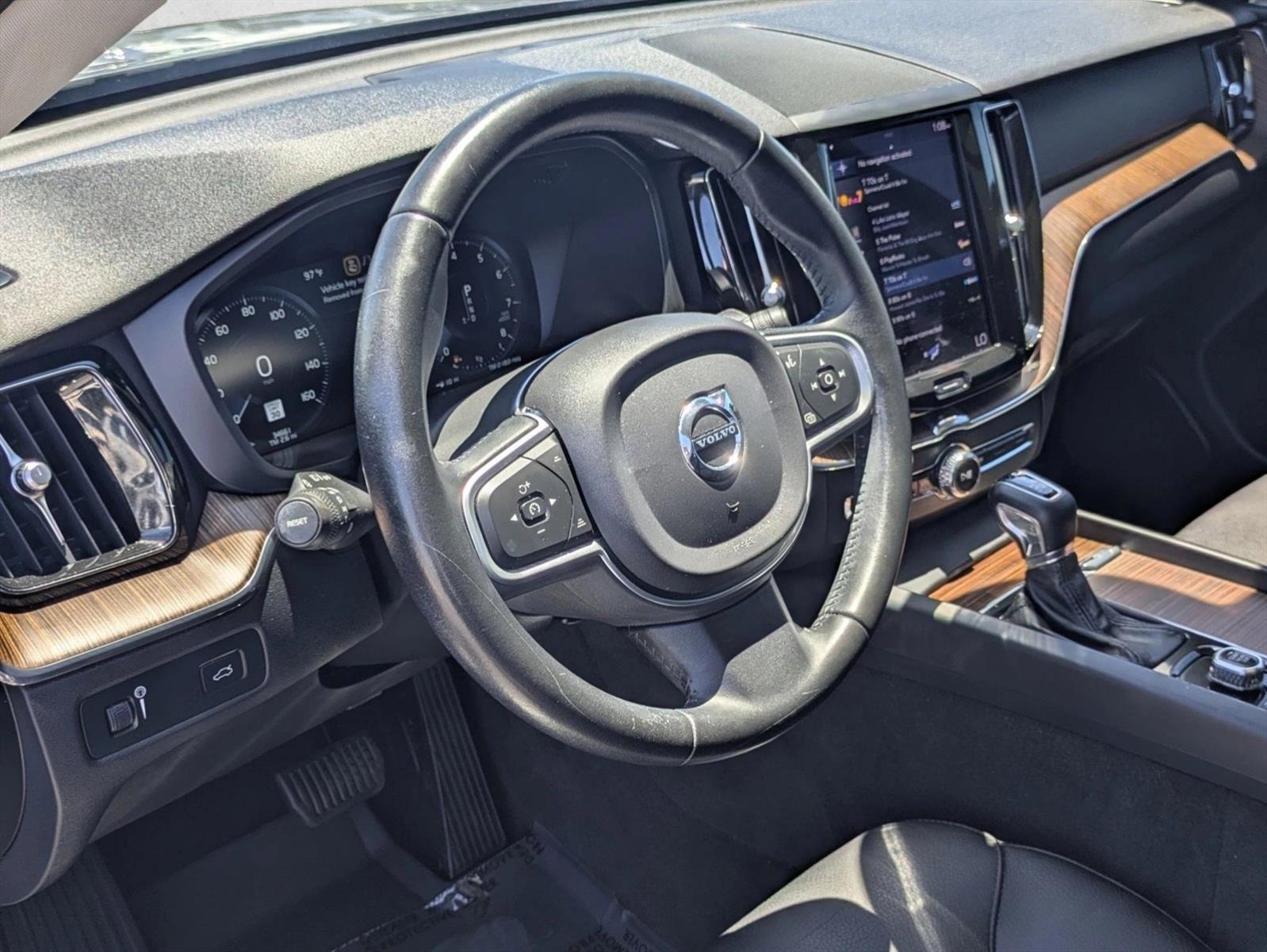 Thumbnail: 2021 Volvo XC60 - 3