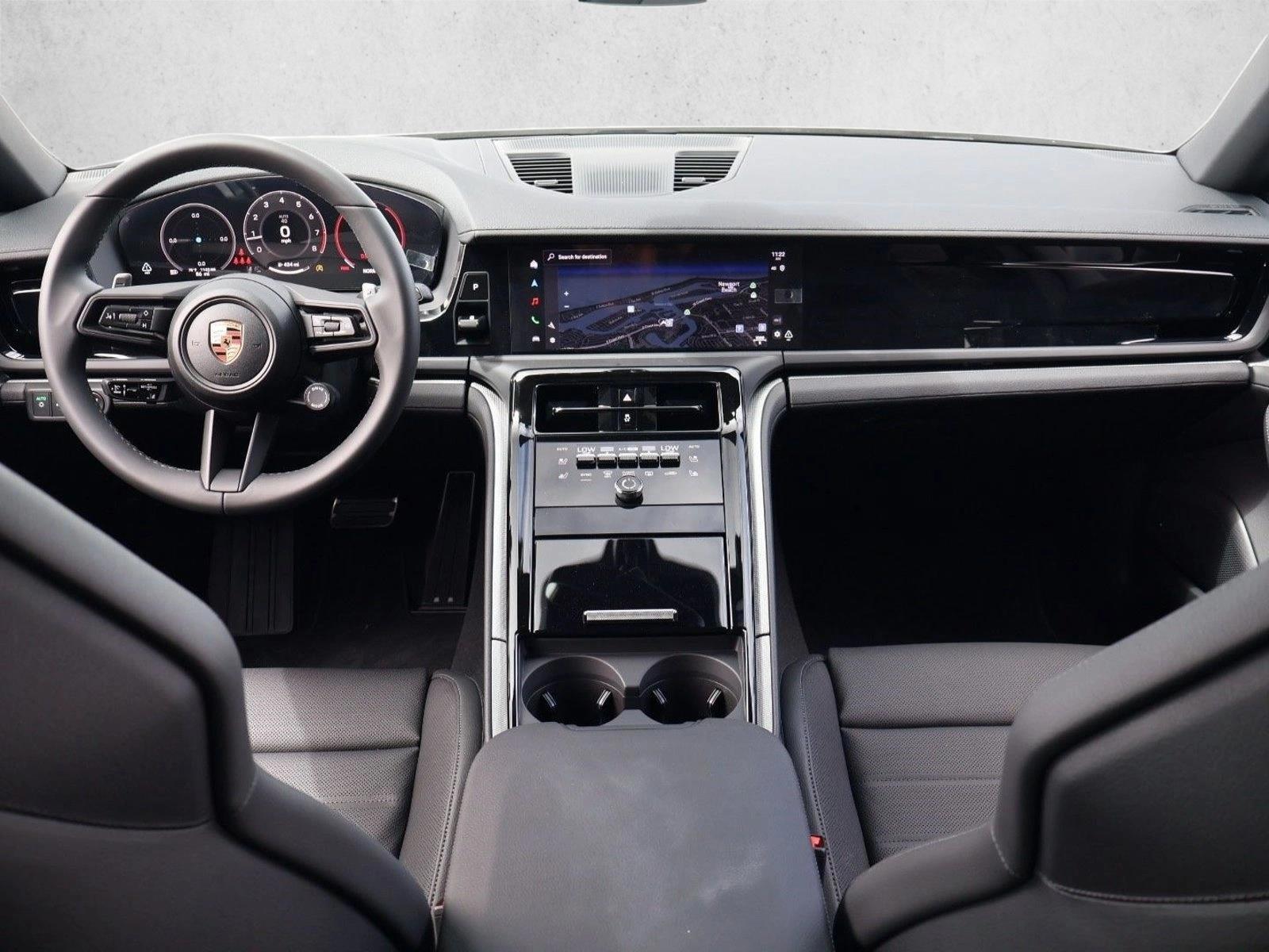 Thumbnail: 2026 Porsche Panamera - 4