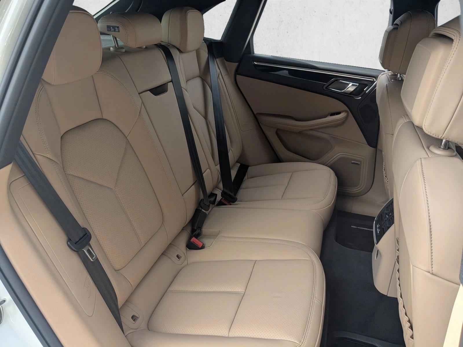 2026 Porsche Macan T - Photo 24