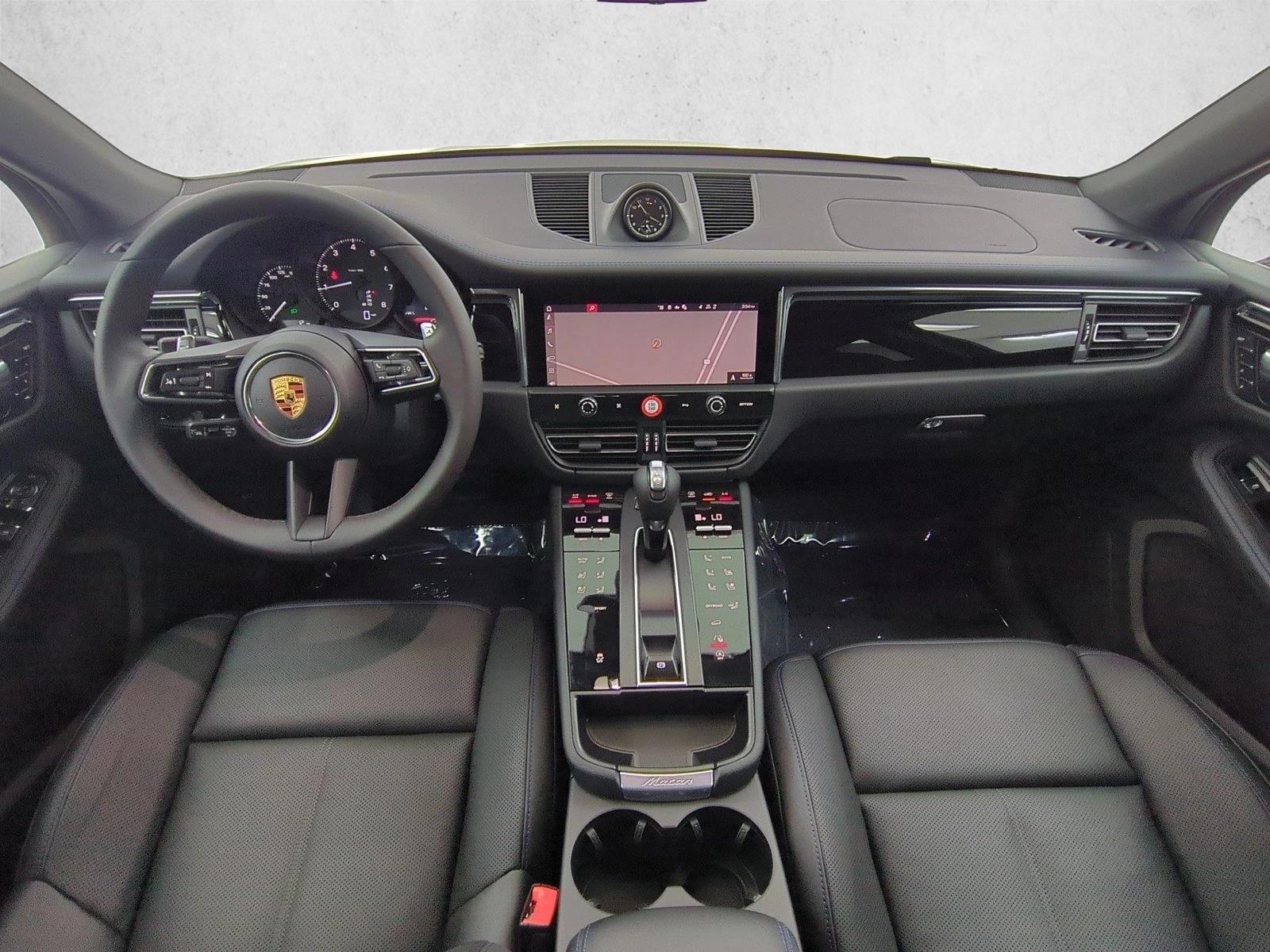 Thumbnail: 2026 Porsche Macan - 4