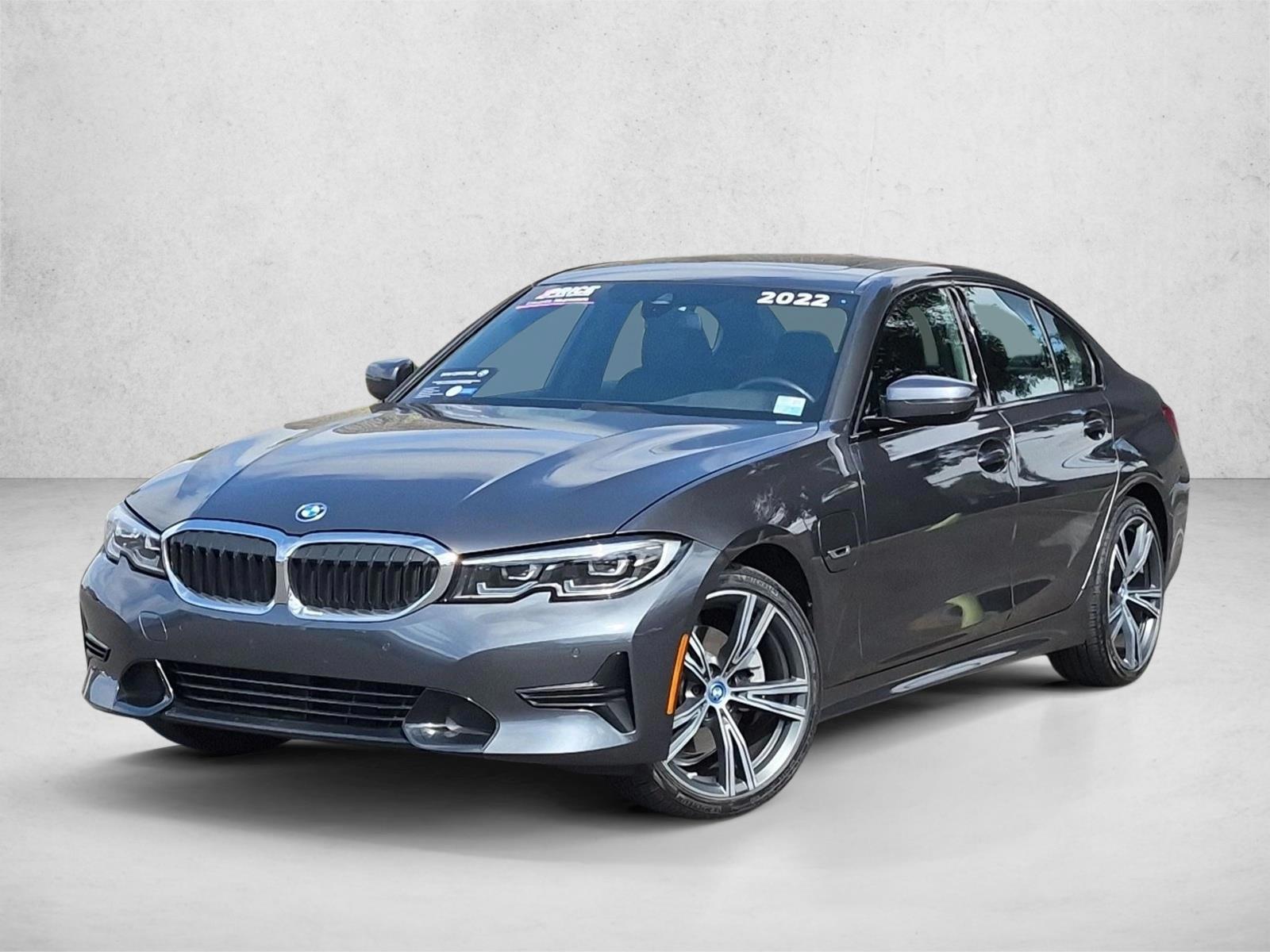Thumbnail: 2022 BMW 3 Series - 1
