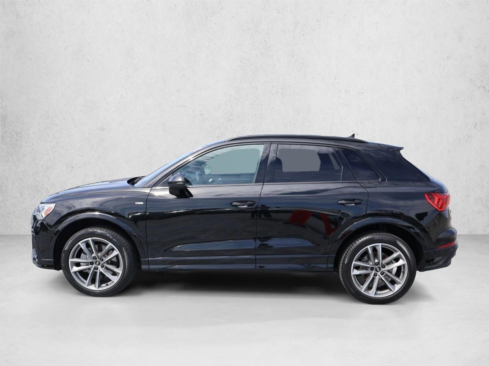 Thumbnail: 2023 Audi Q3 - 2
