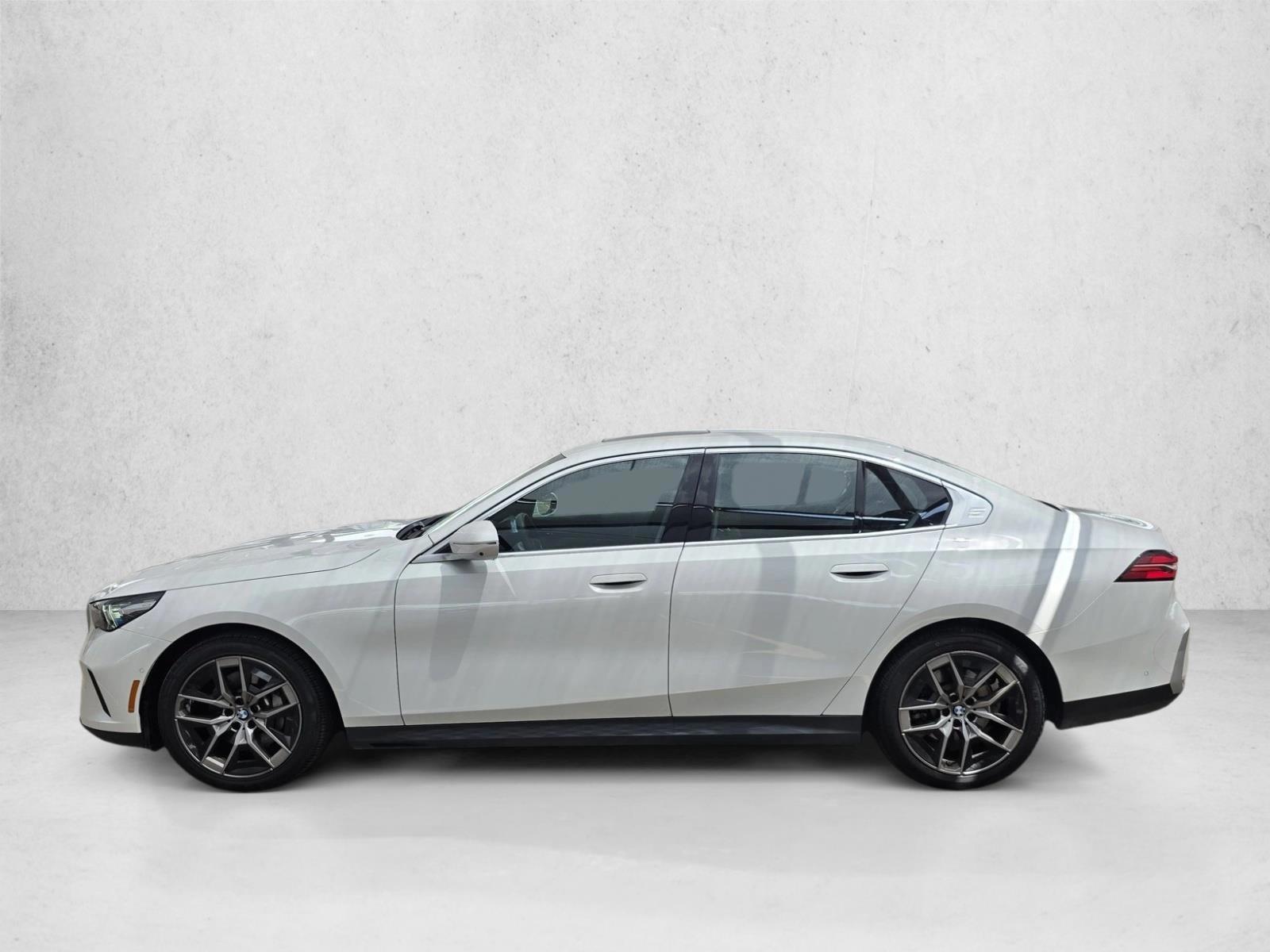 Thumbnail: 2026 BMW 5 Series - 2