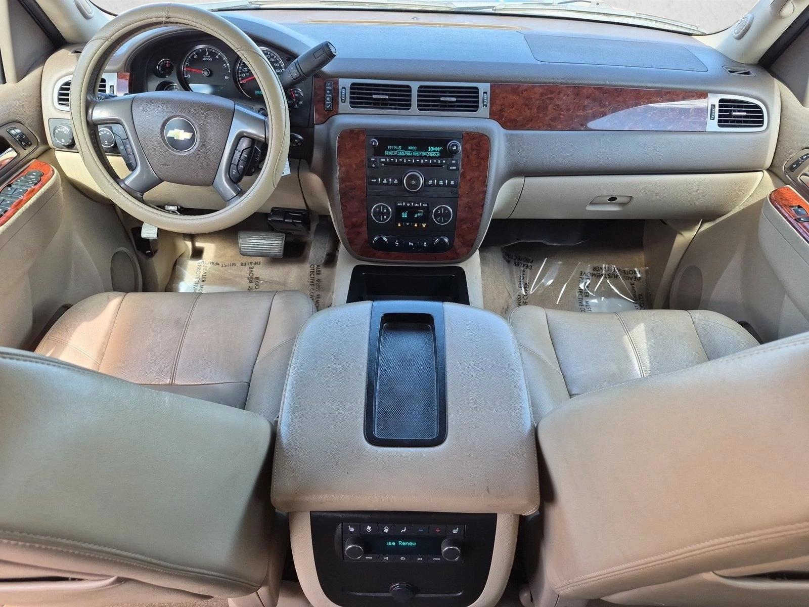 Thumbnail: 2013 Chevrolet Suburban - 3