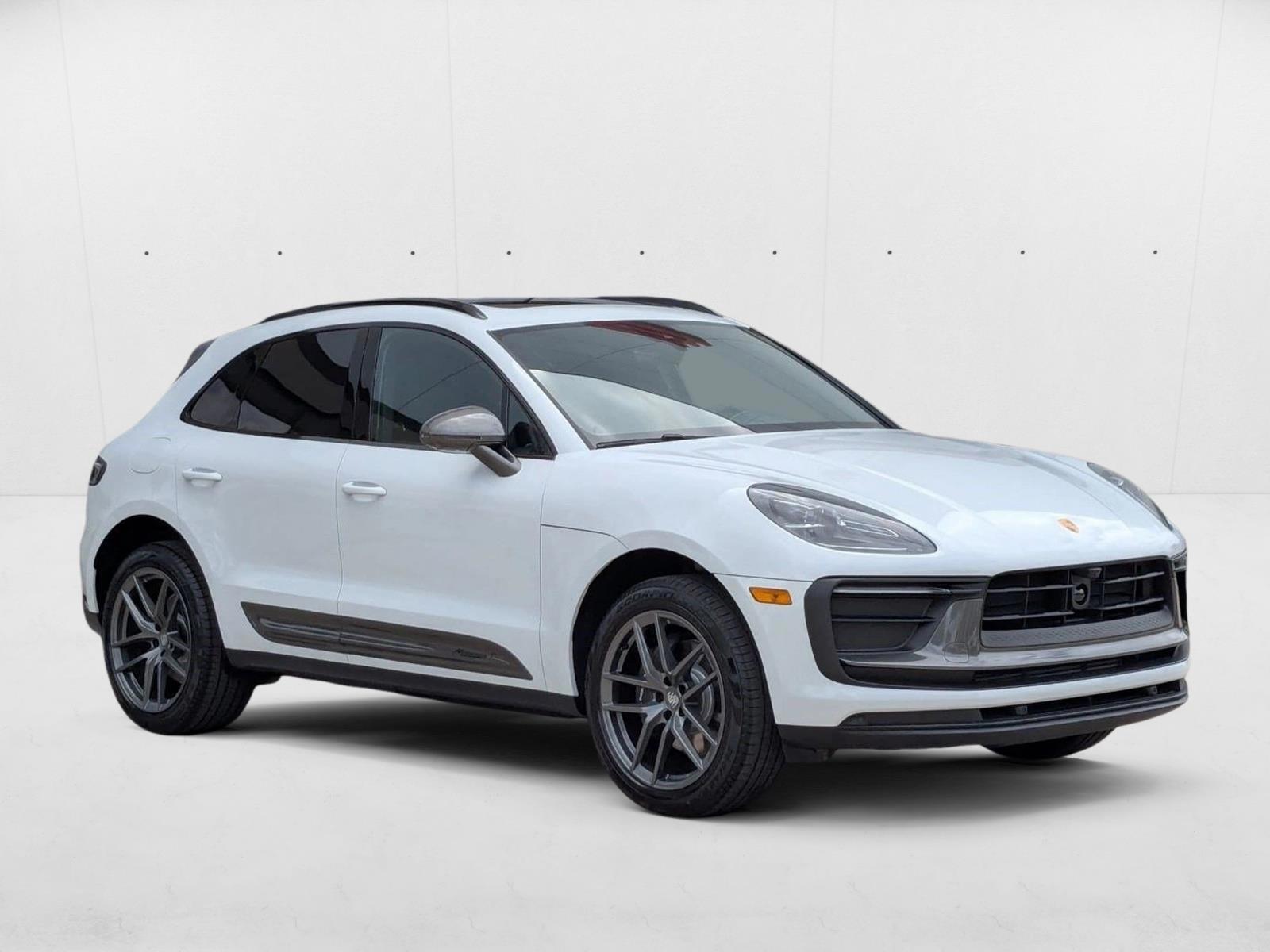 2026 Porsche Macan T - Photo 7