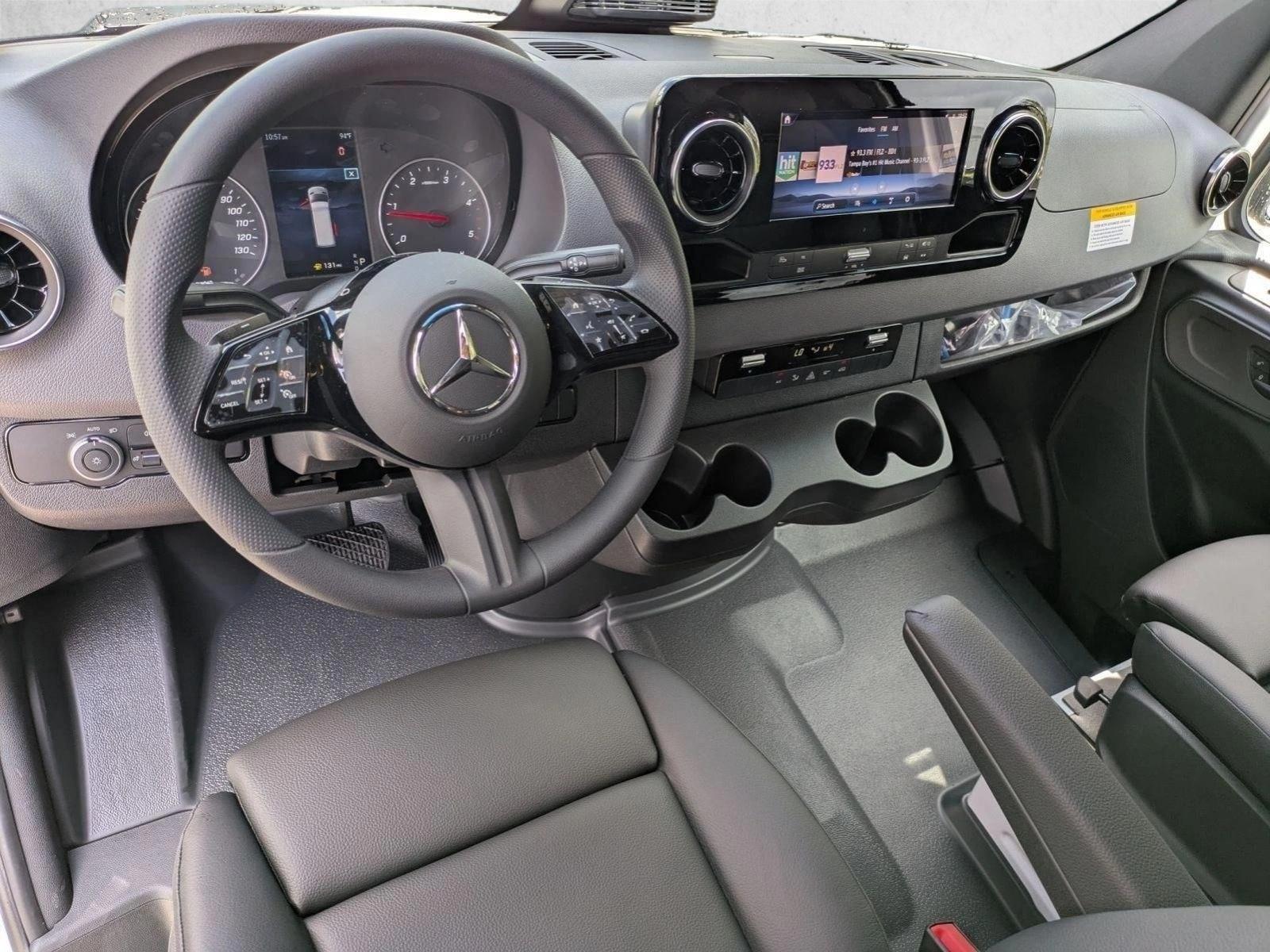 Thumbnail: 2026 Mercedes-Benz Sprinter - 3