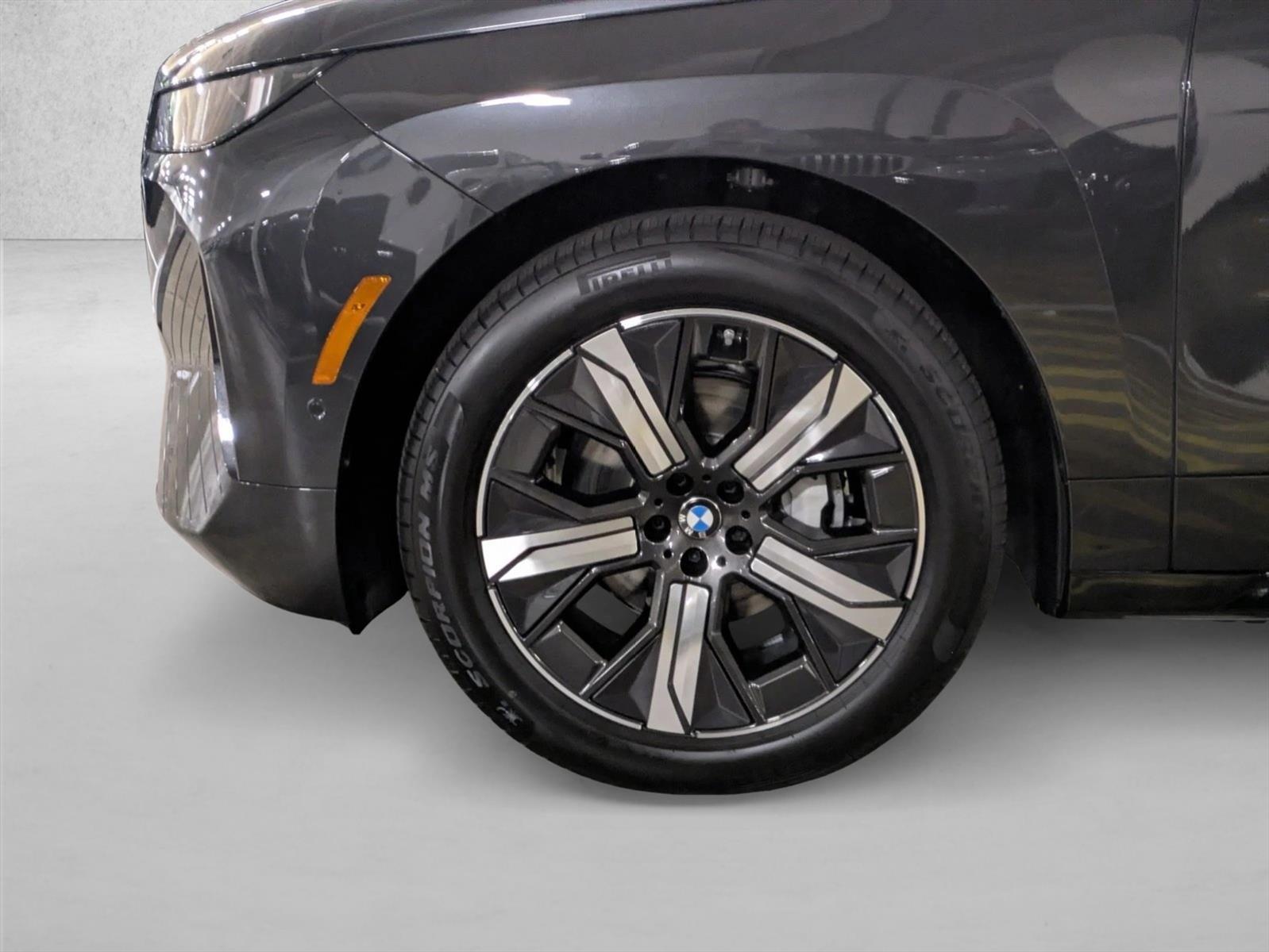 2026 BMW iX 60 - Photo 10