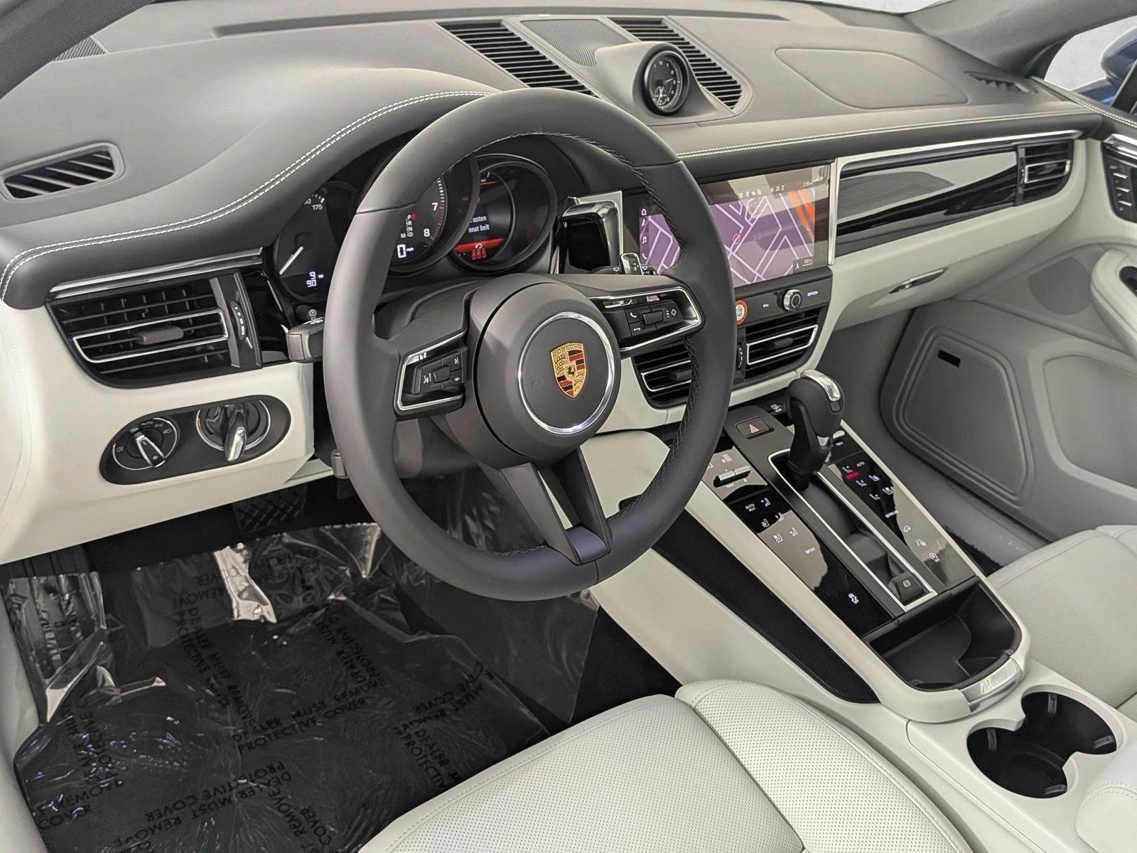 Thumbnail: 2026 Porsche Macan - 3