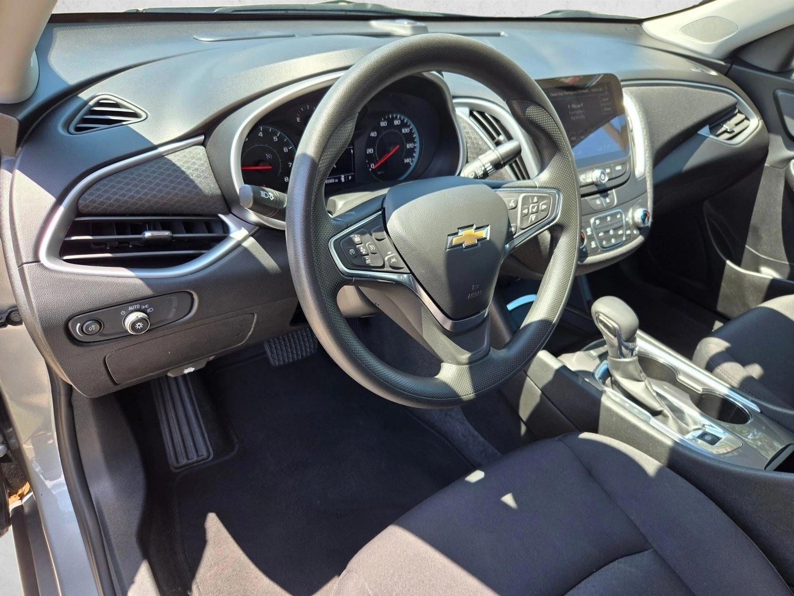 Thumbnail: 2024 Chevrolet Malibu - 3