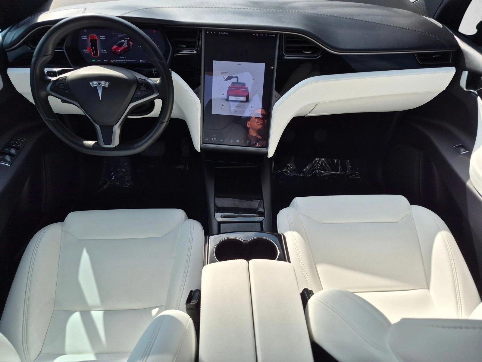 Thumbnail: 2019 Tesla Model X - 3