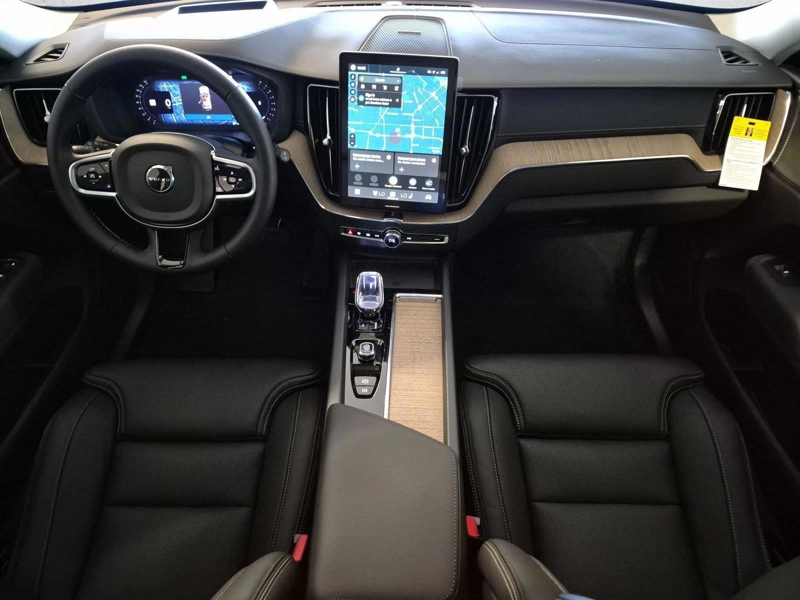 Thumbnail: 2027 Volvo XC60 - 3