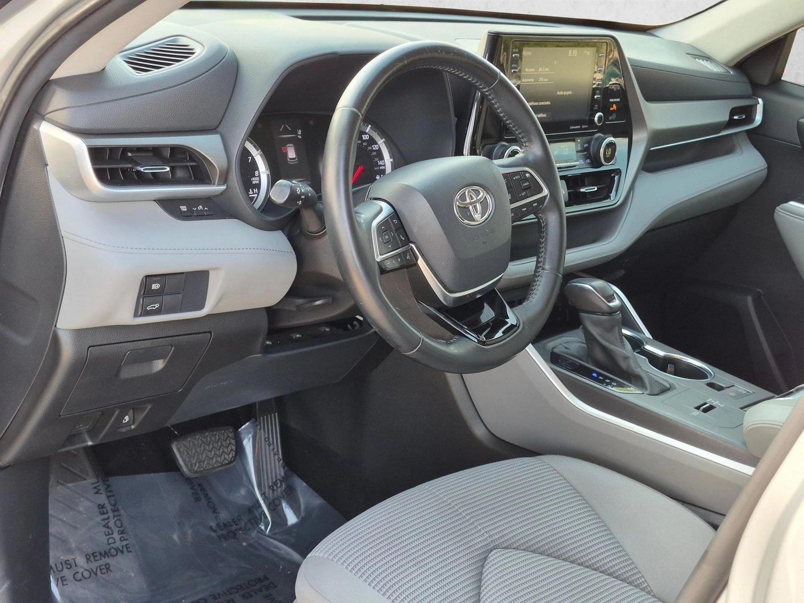Thumbnail: 2021 Toyota Highlander - 3