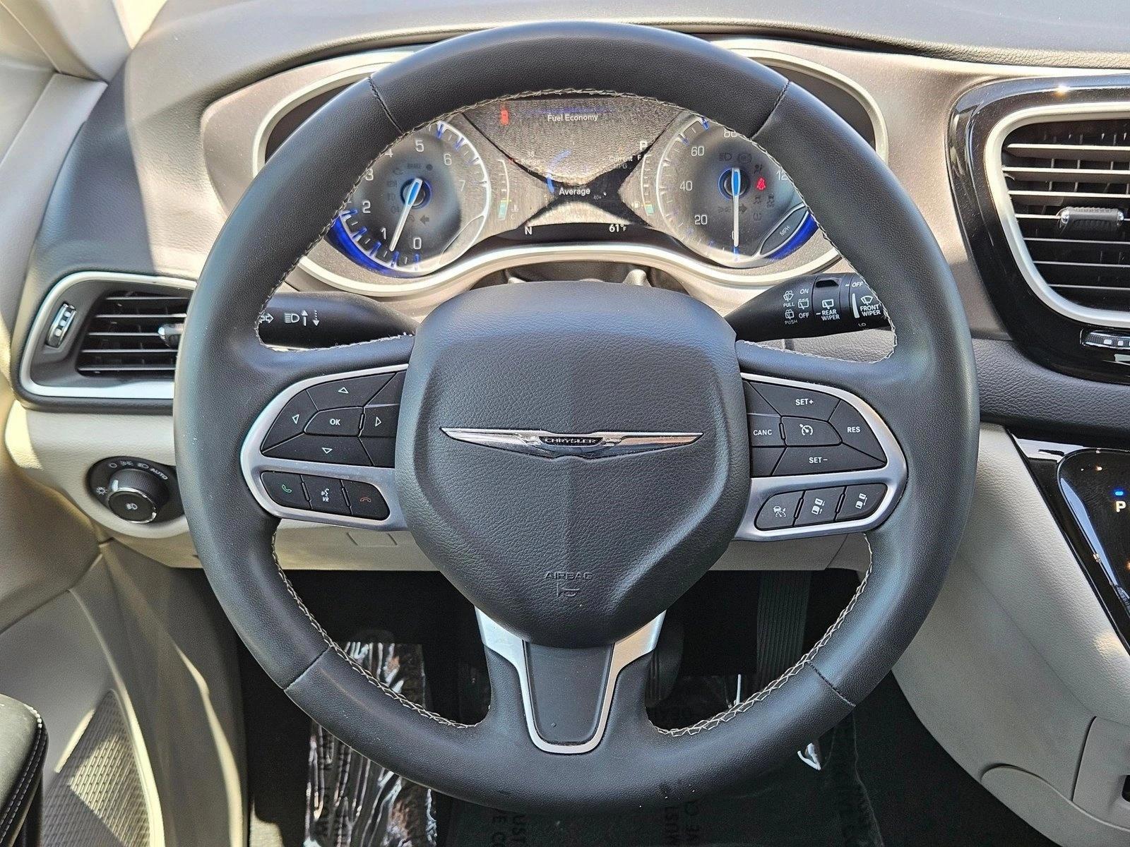 2023 Chrysler Pacifica Touring L - Photo 14