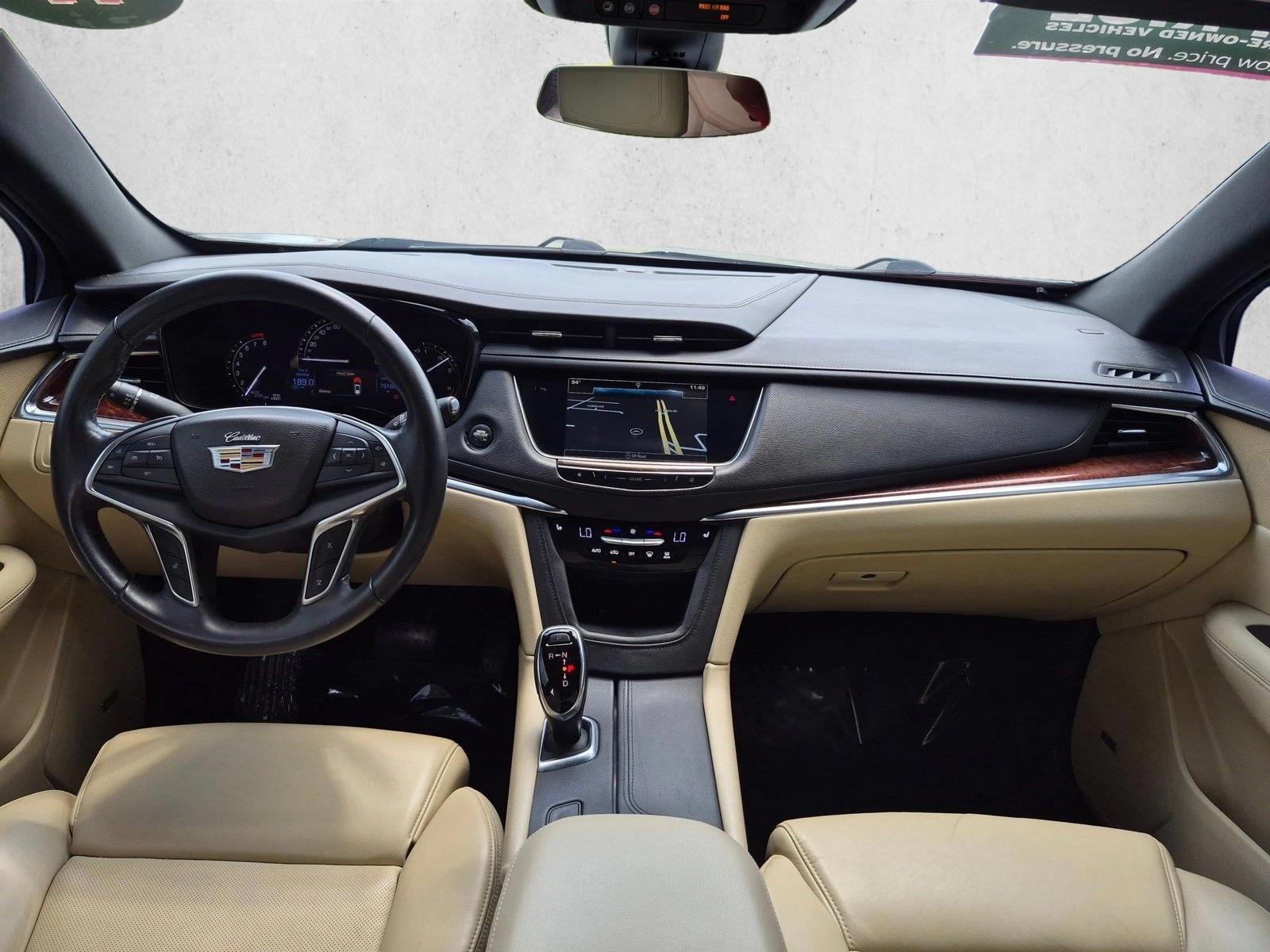 Thumbnail: 2017 Cadillac XT5 - 4