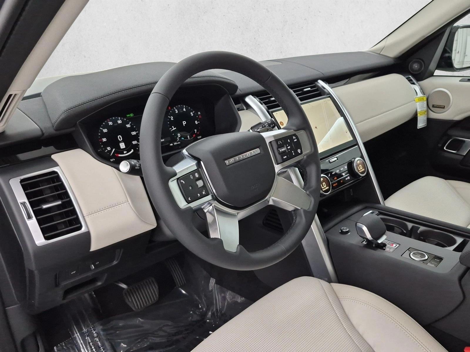 Thumbnail: 2026 Land Rover Discovery - 3