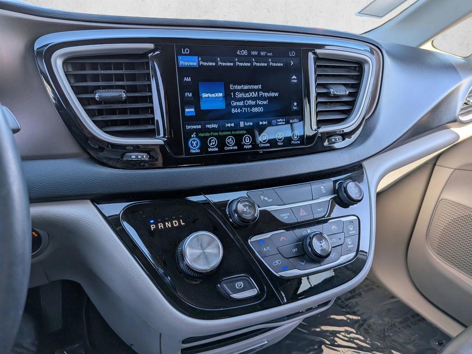 2017 Chrysler Pacifica Touring-L - Photo 19