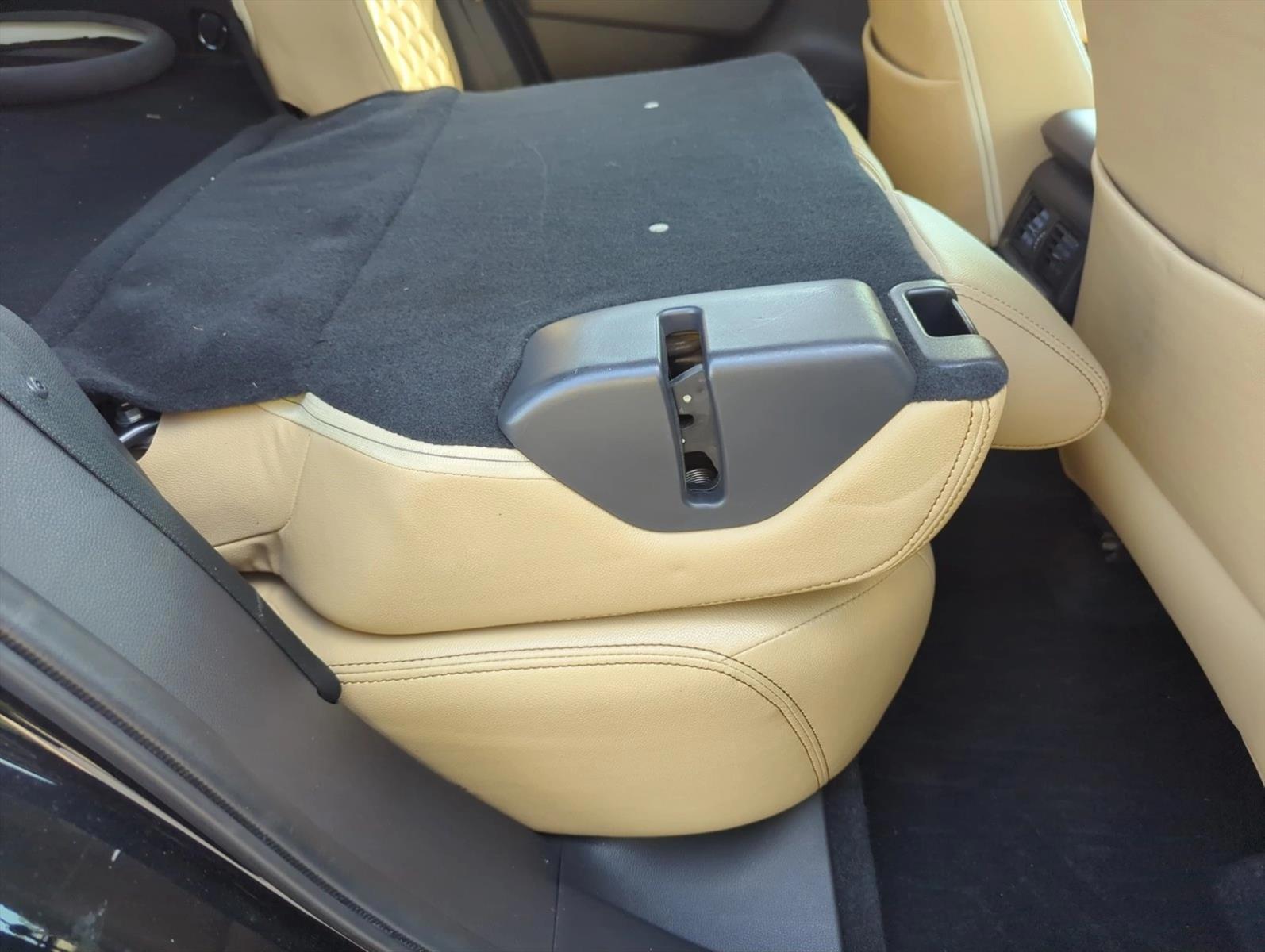 Thumbnail: 2019 Toyota RAV4 - 3