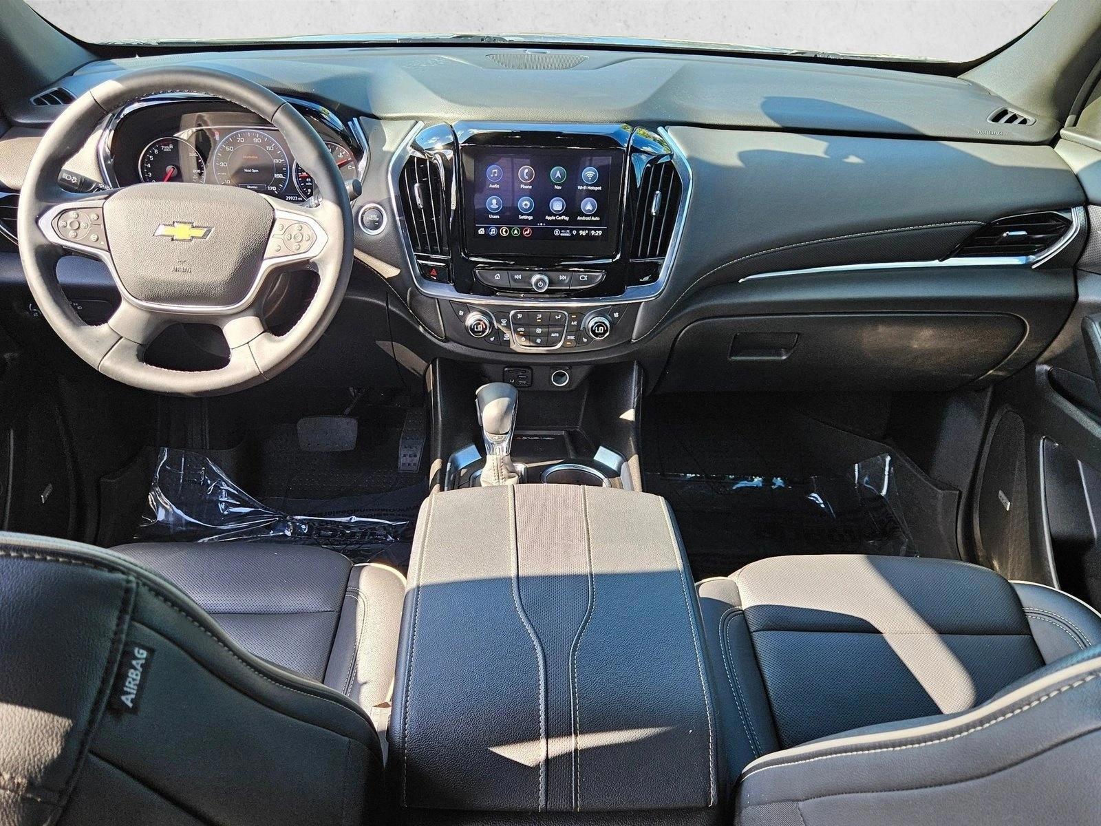 Thumbnail: 2023 Chevrolet Traverse - 3