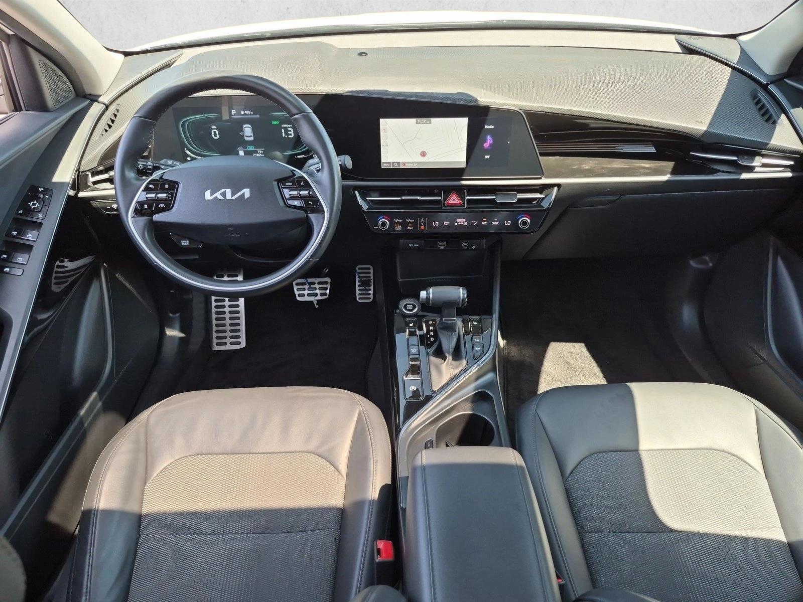 Thumbnail: 2024 Kia Niro - 4