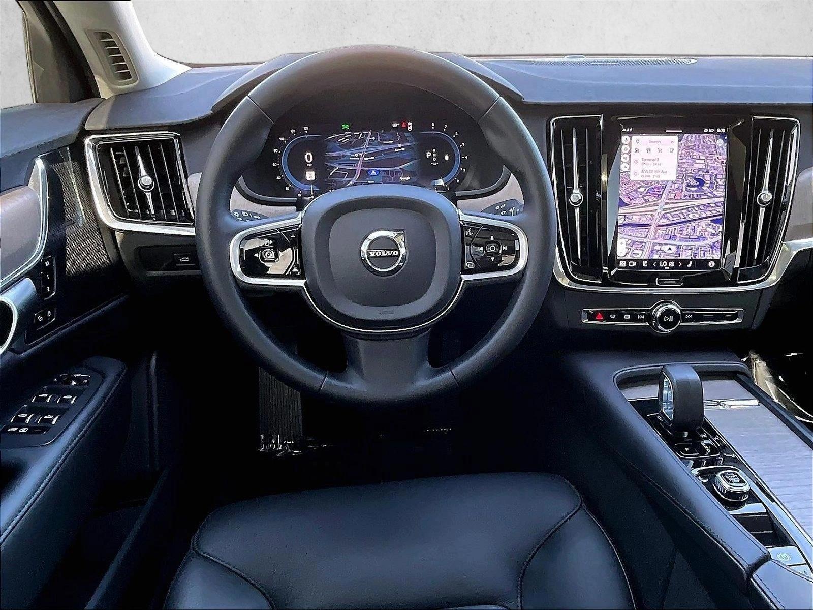 Thumbnail: 2023 Volvo S90 - 3