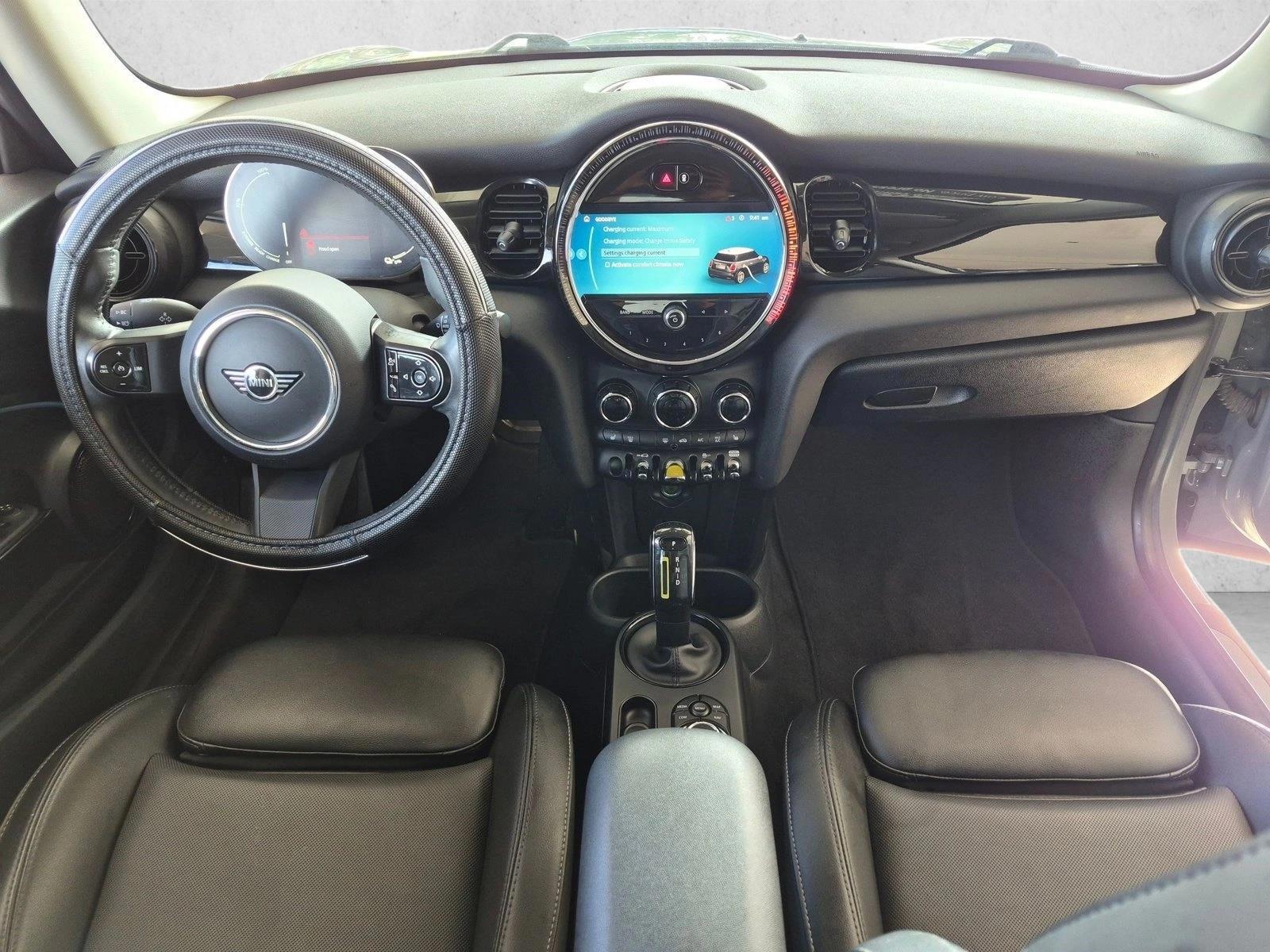 Thumbnail: 2022 MINI Cooper Hardtop - 3