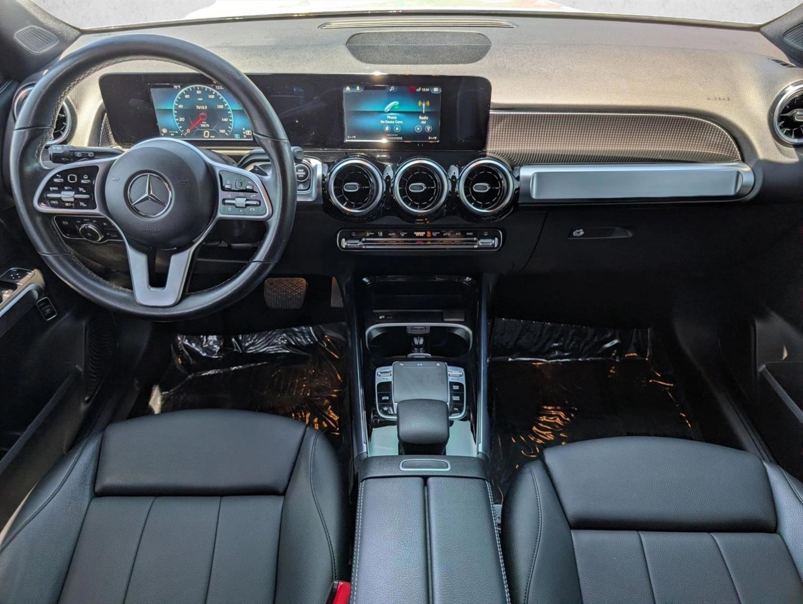Thumbnail: 2020 Mercedes-Benz GLB - 4