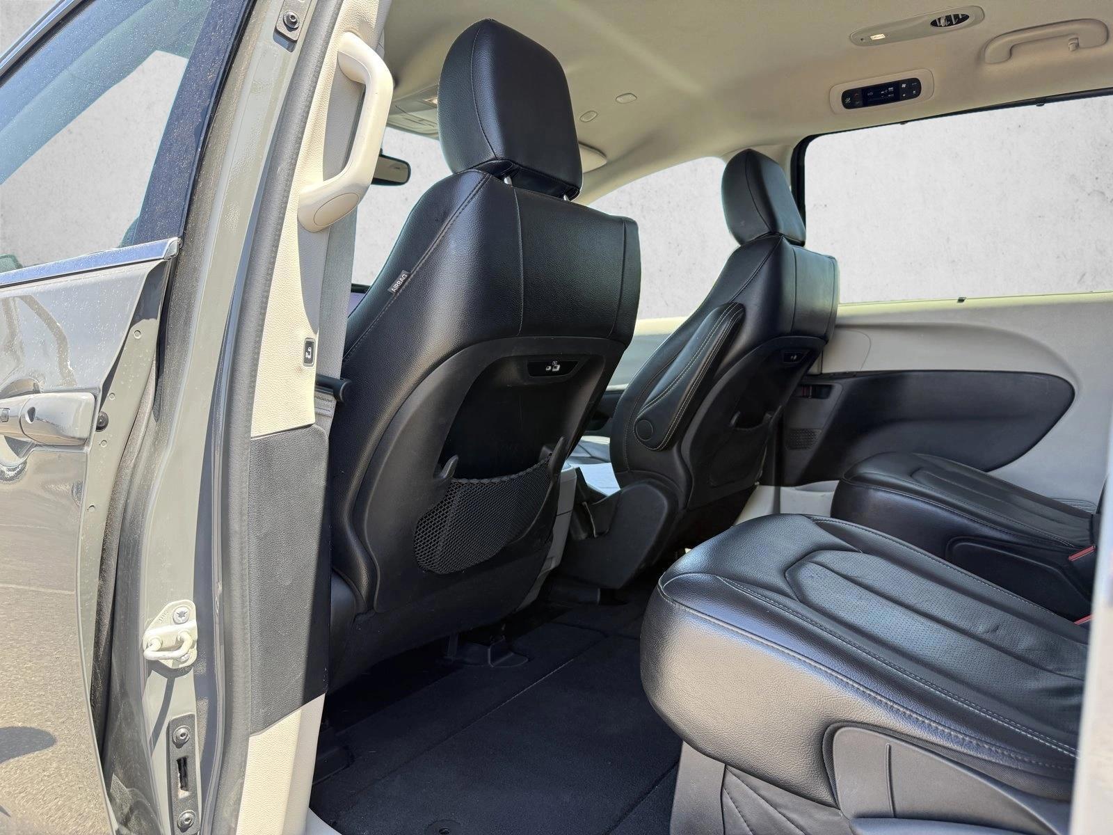 2022 Chrysler Pacifica Touring L - Photo 20