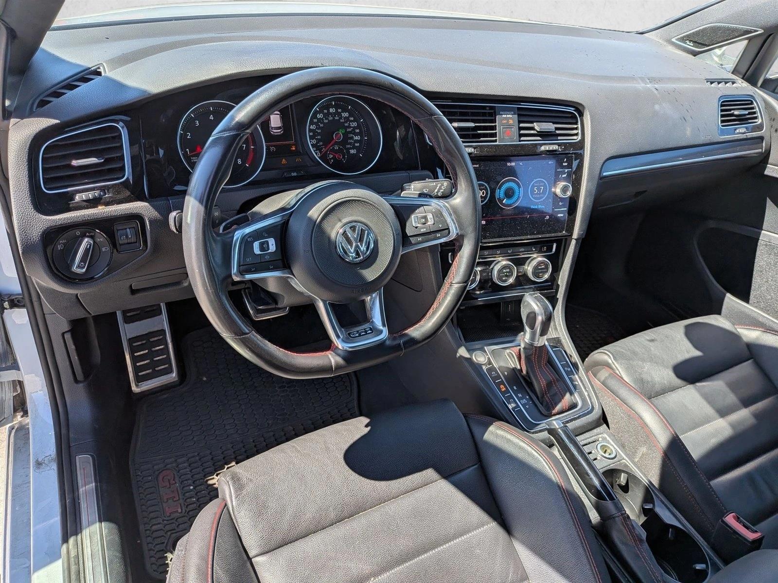 Thumbnail: 2019 Volkswagen Golf - 3