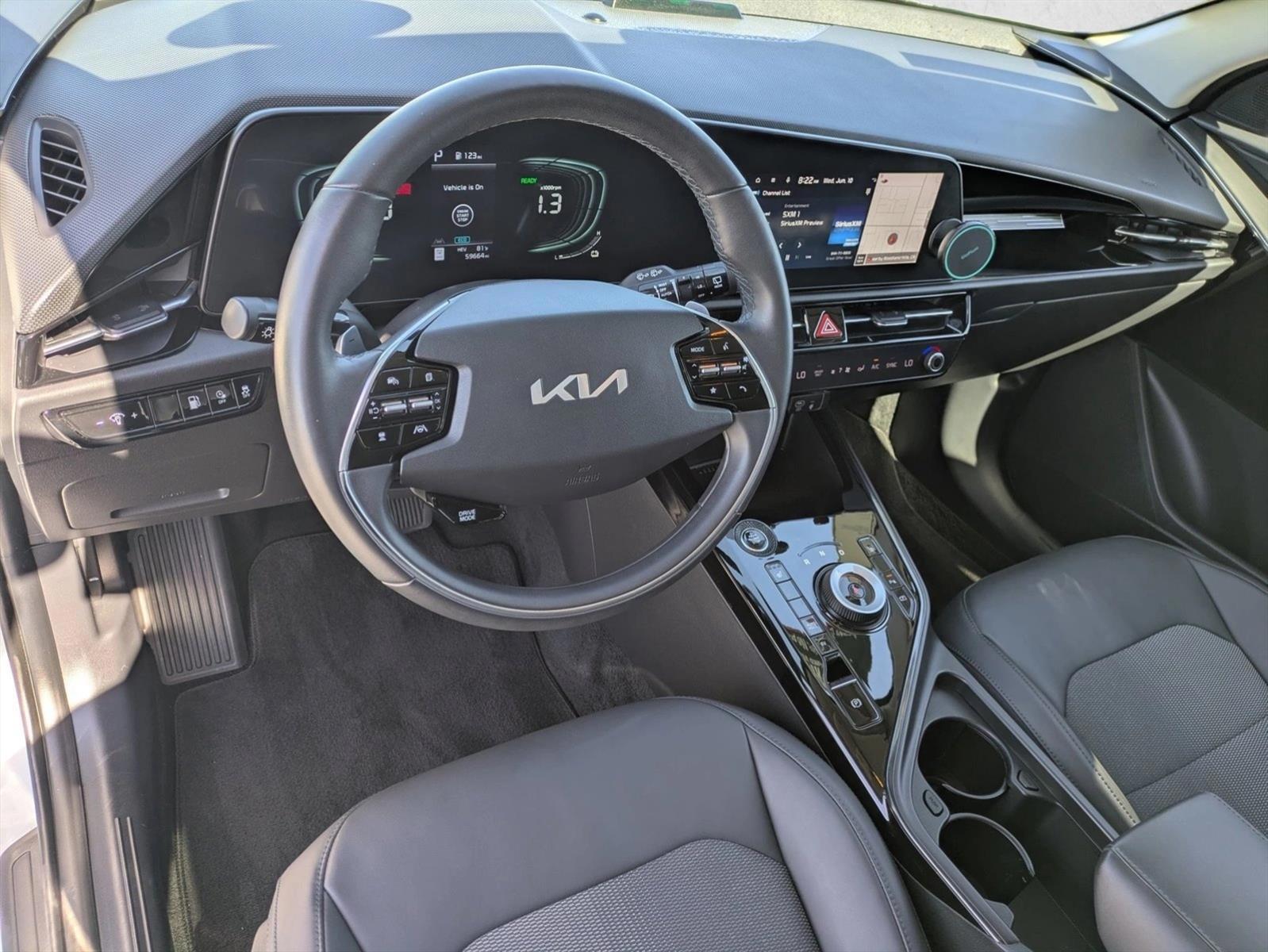 Thumbnail: 2023 Kia Niro - 3