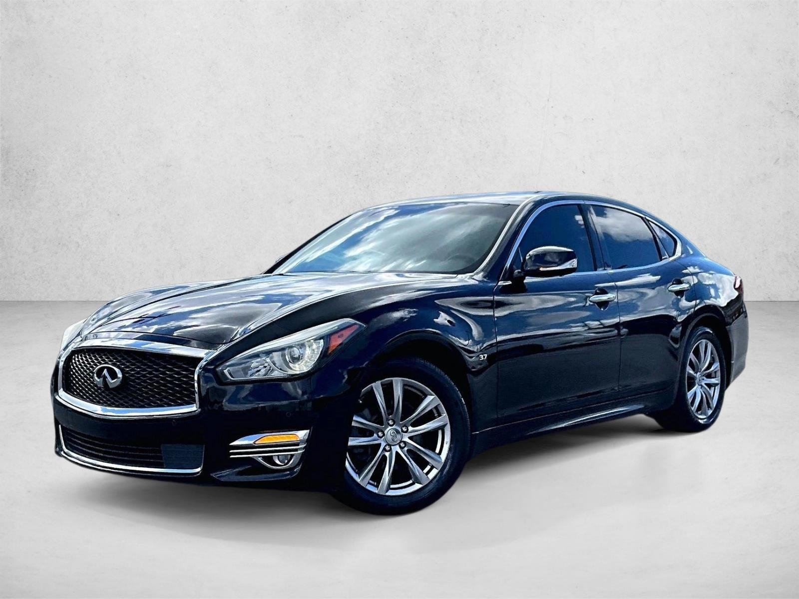 2016 INFINITI Q70
